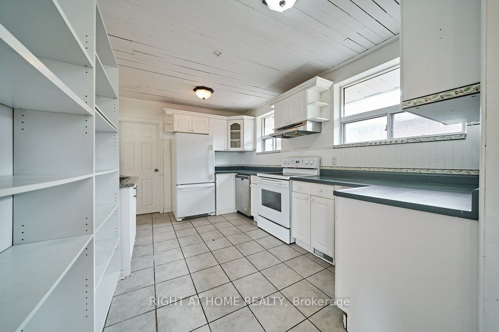 213 Cabot Street, Oshawa 3