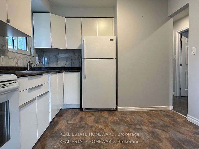 Unit Upper - 511 Harris Court, Whitby 2