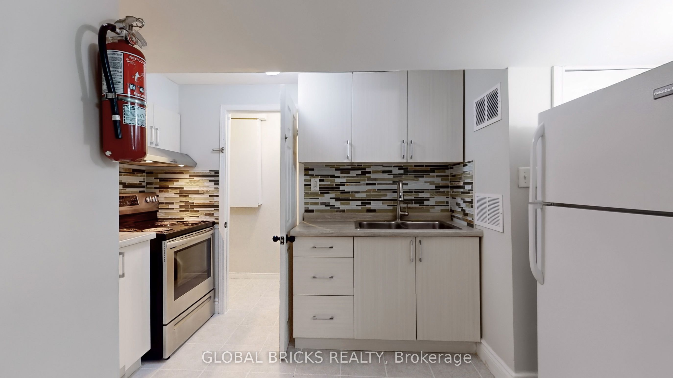 Unit Bsmt - 1525 Marshcourt Drive, Pickering 4