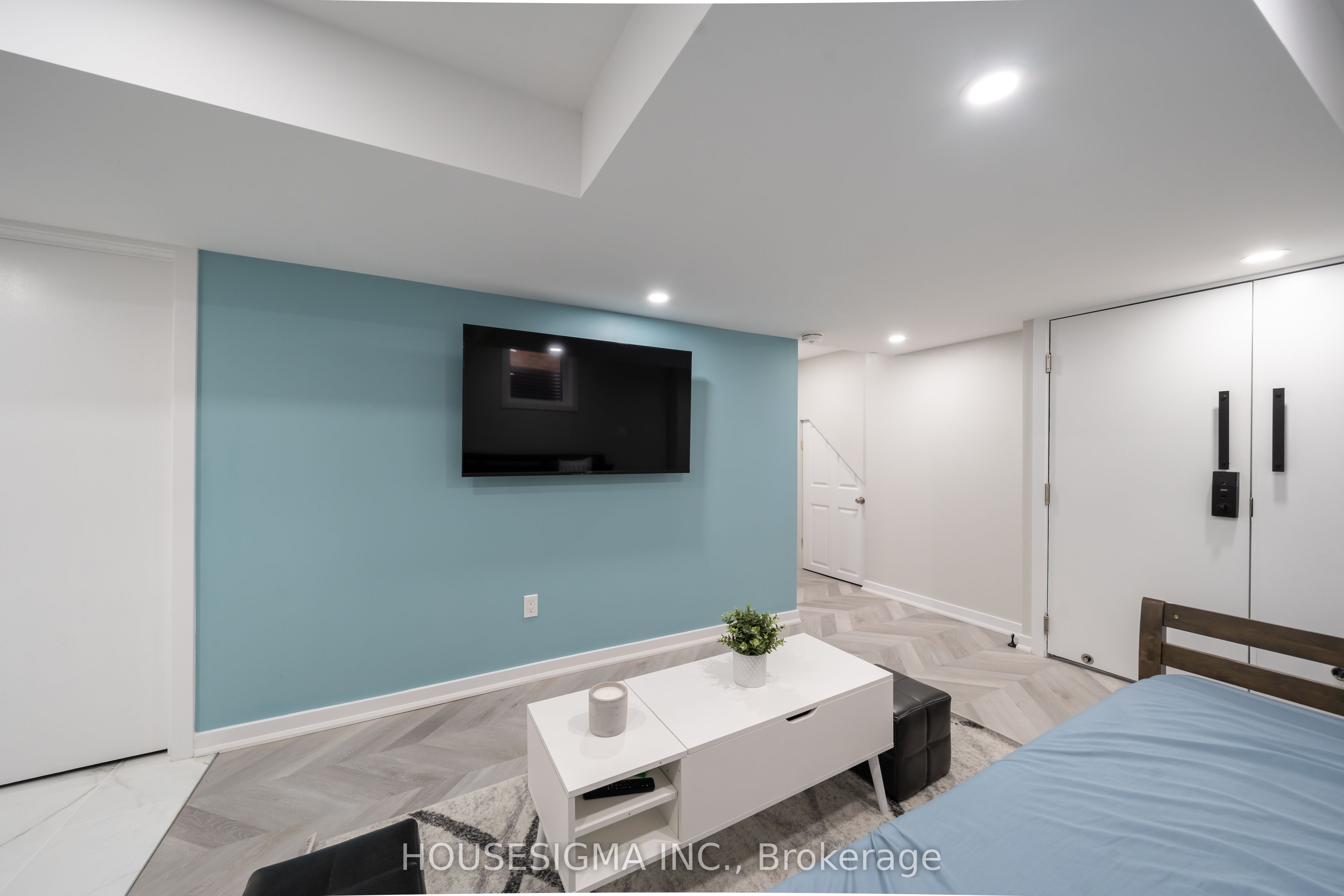Unit Bsmt - 119 Toscana Drive, Whitby 5