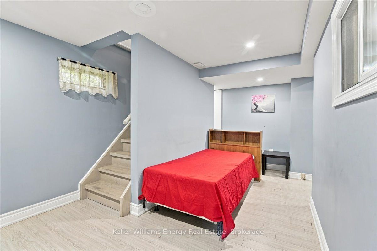 21 Upland Drive, Whitby 3