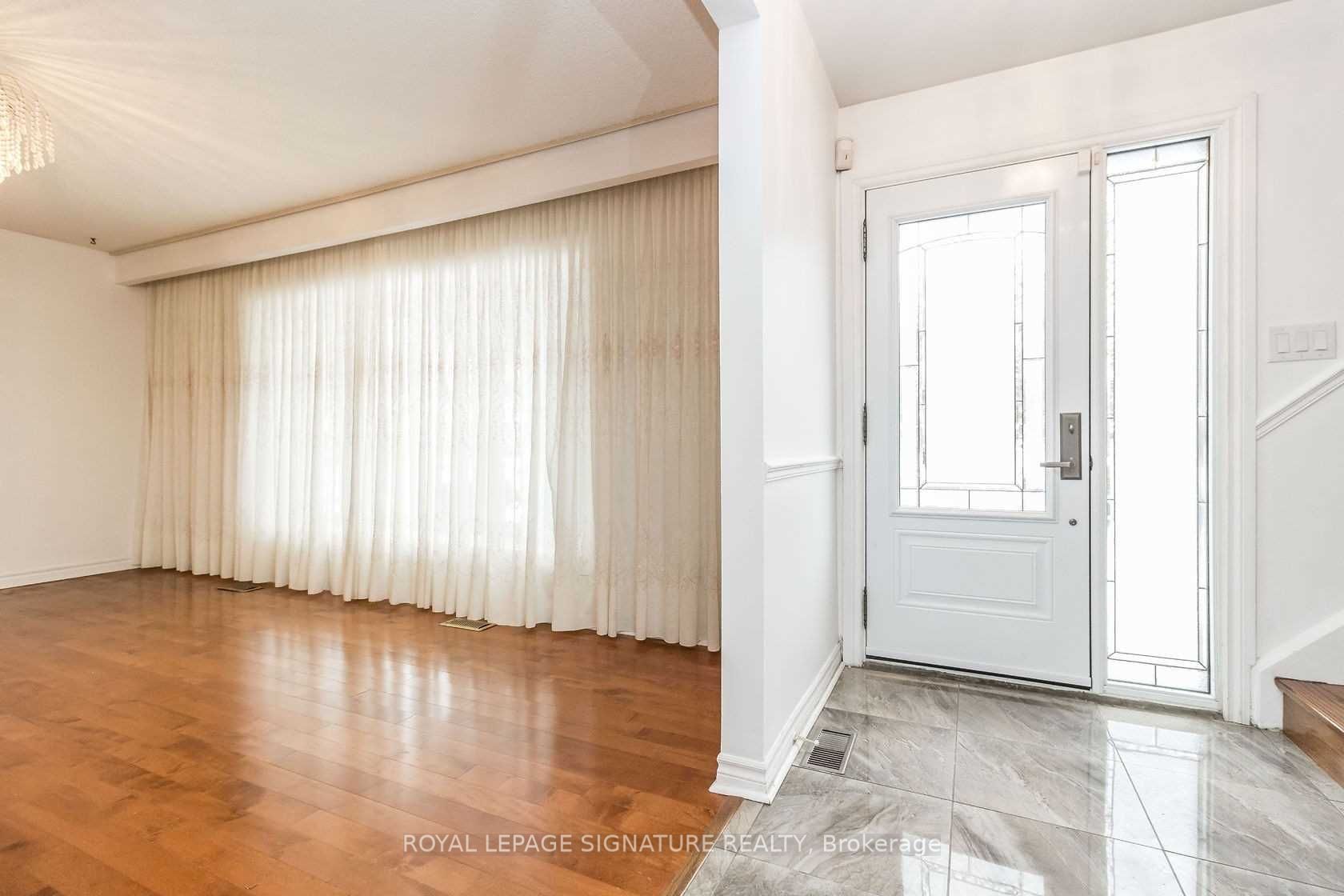 Unit Upper - 19 Starlake Drive, Scarborough 4
