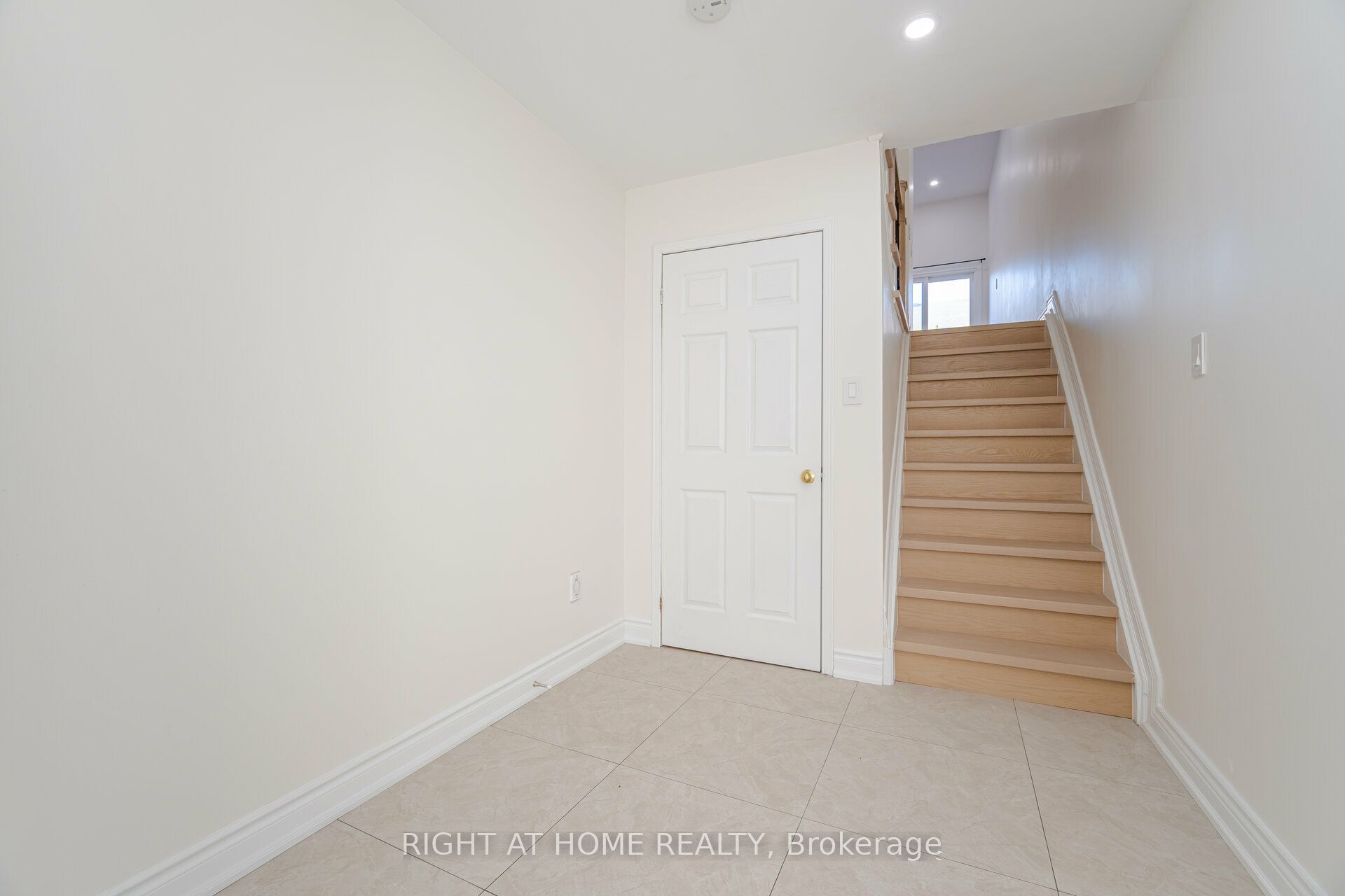 Unit 13 - 1995 Pinegrove Avenue, Pickering 5
