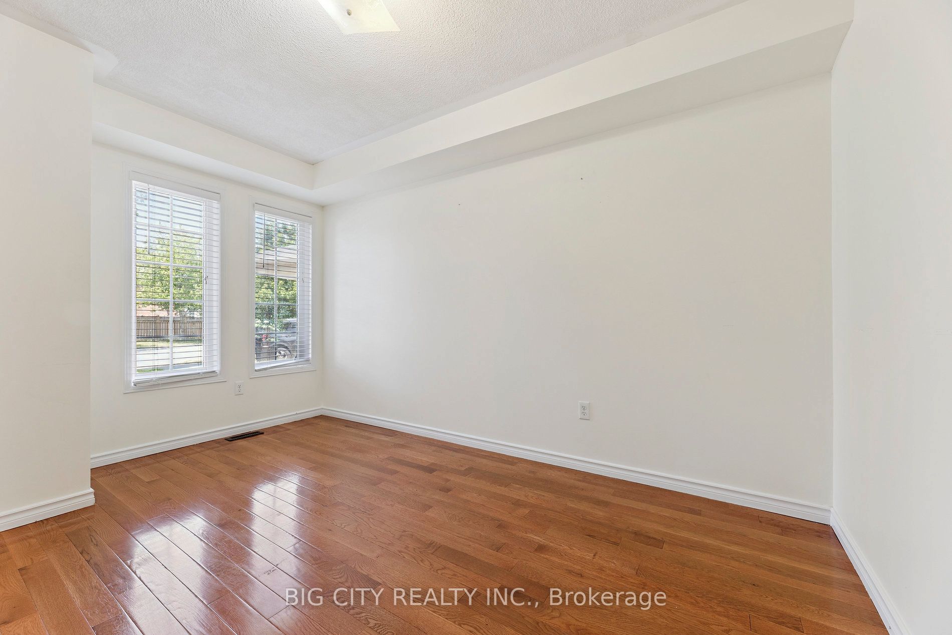 Unit Upper - 23 Angier Crescent, Ajax 4