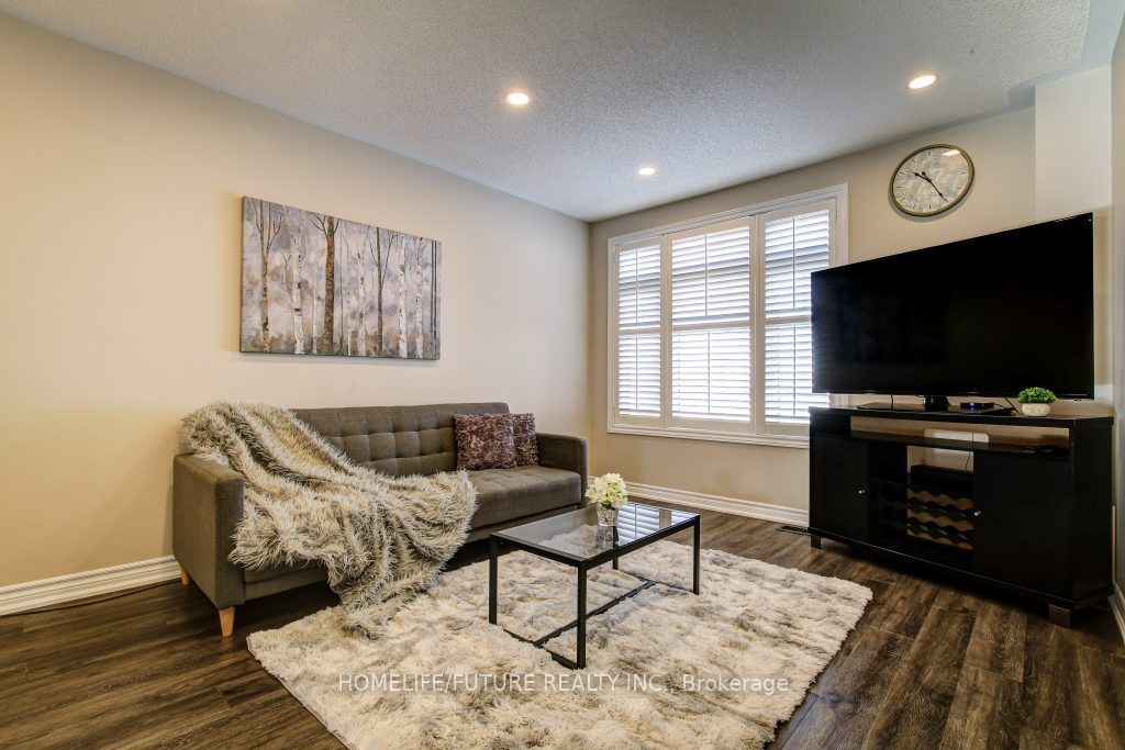 26 Streathern Way, Clarington 3