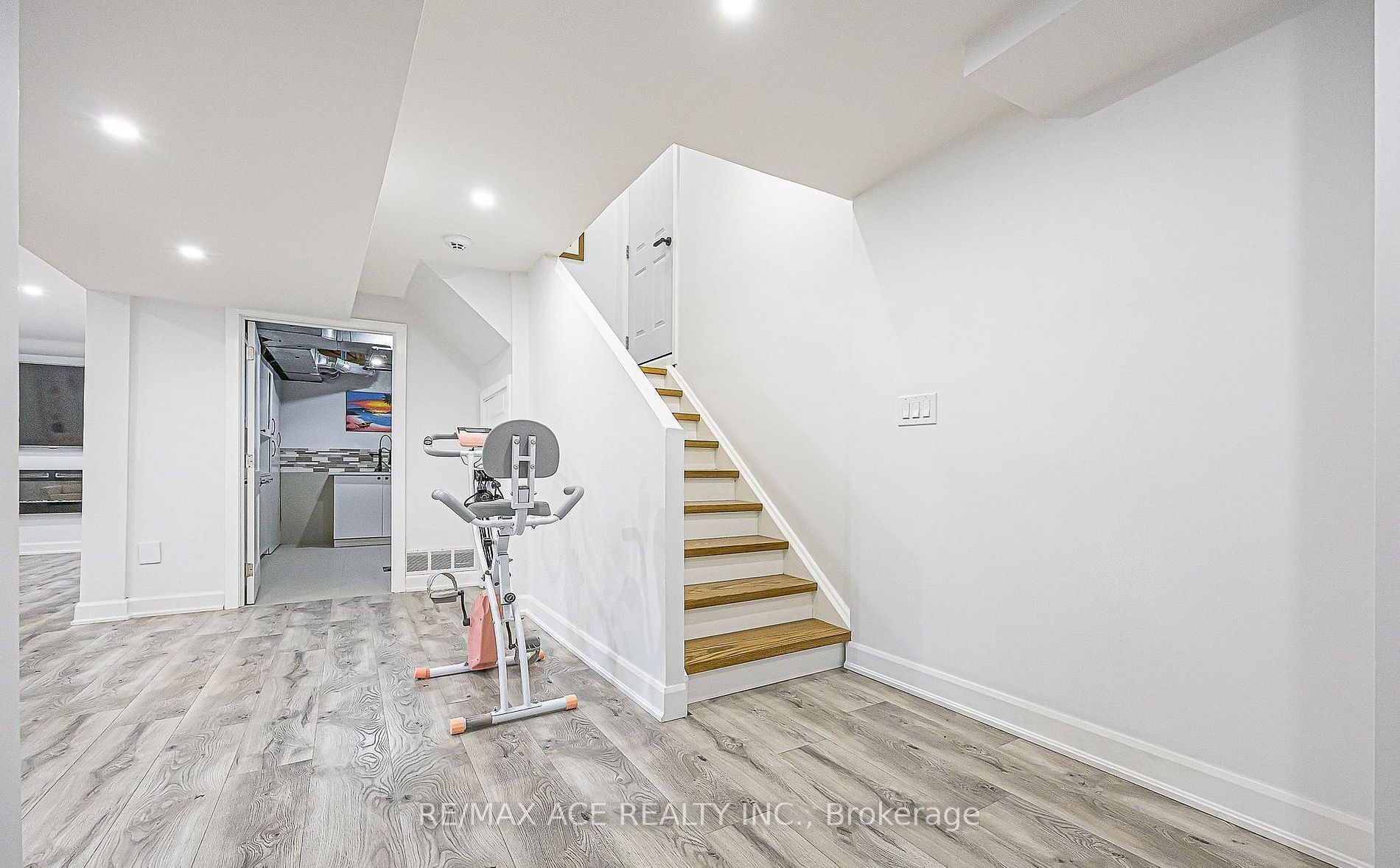 Unit Bsmt - 867 Renaissance Drive, Oshawa 2
