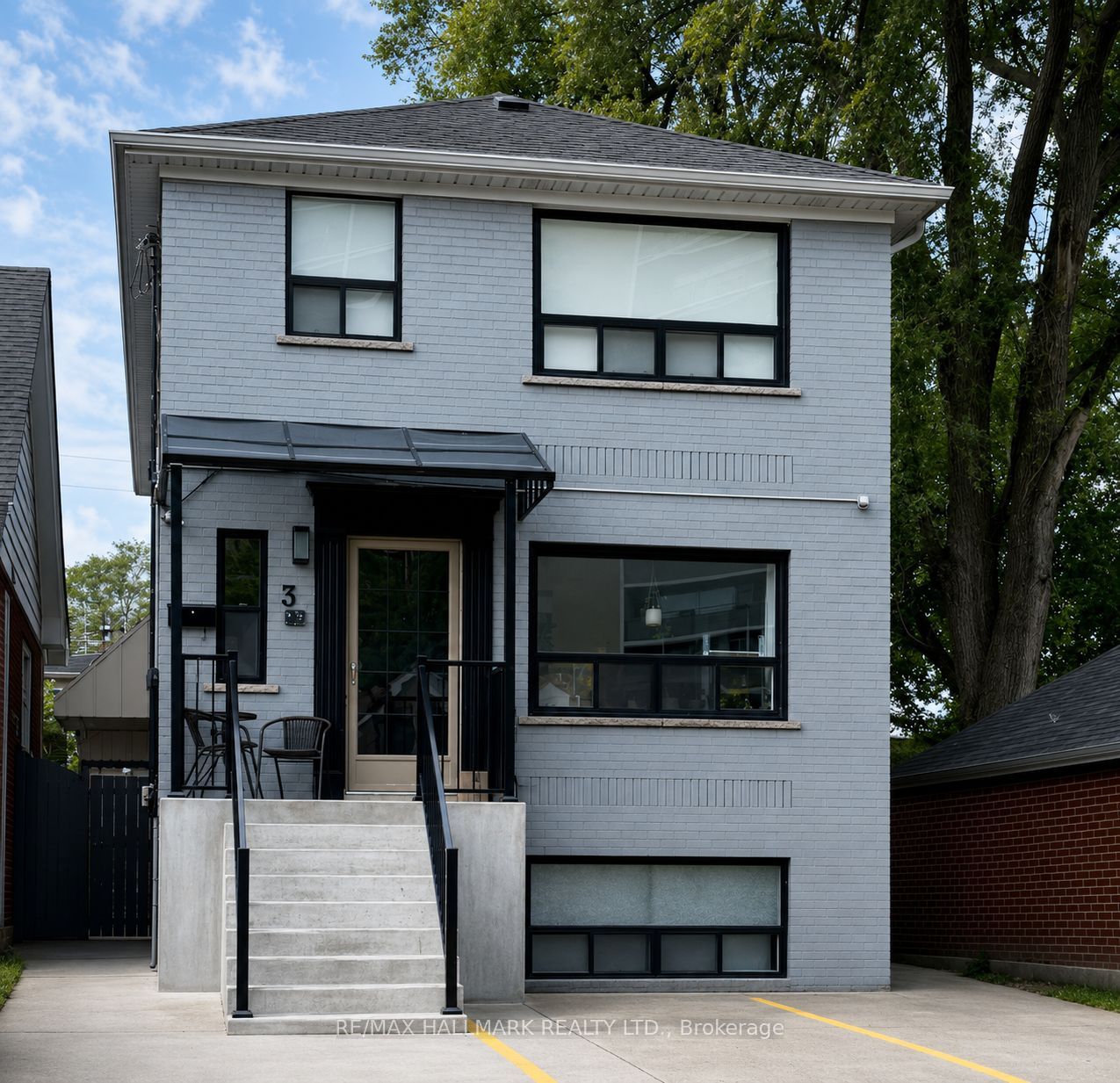 3 Cosburn Avenue, Toronto 2