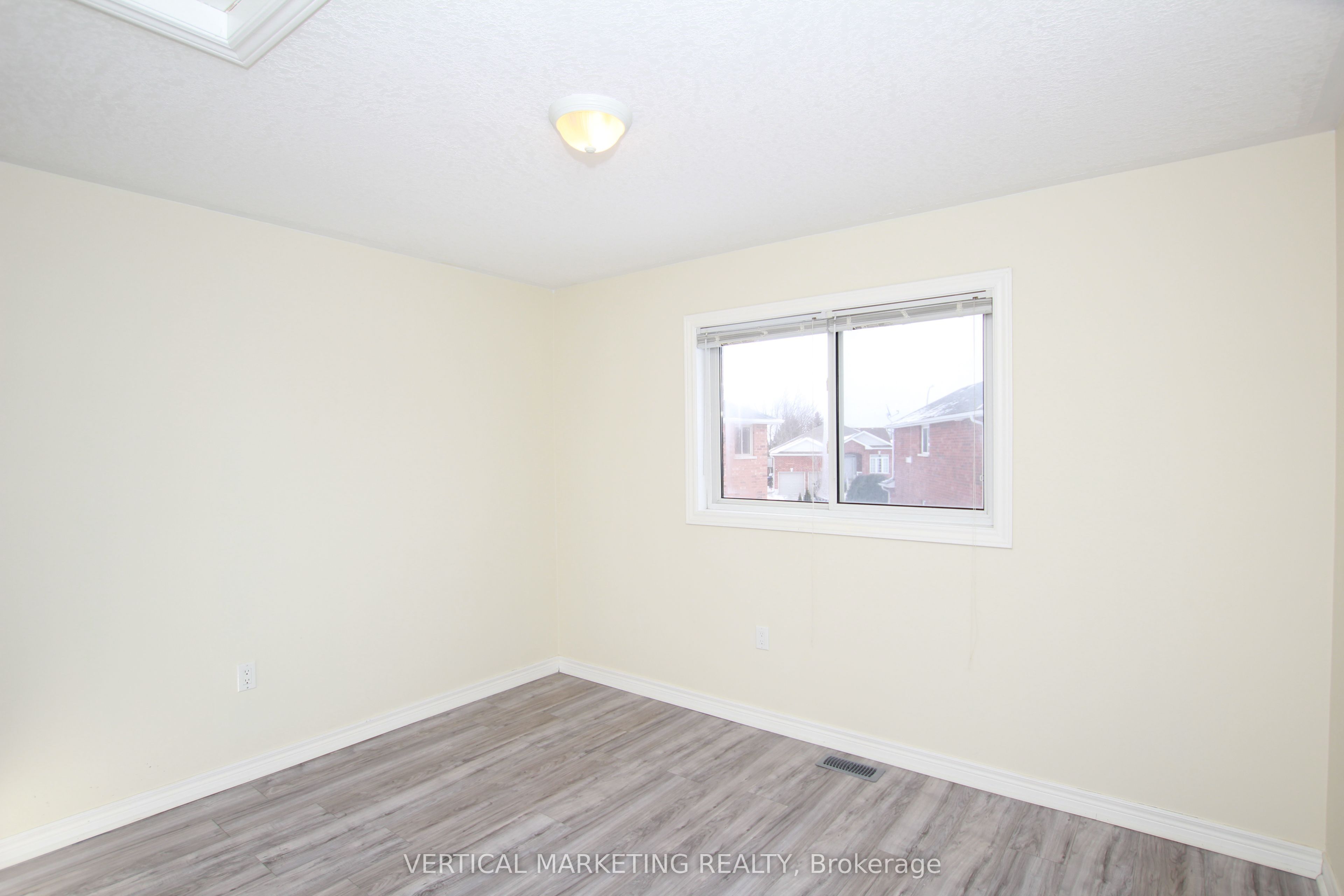 35 Buchanan Drive, New Tecumseth 3