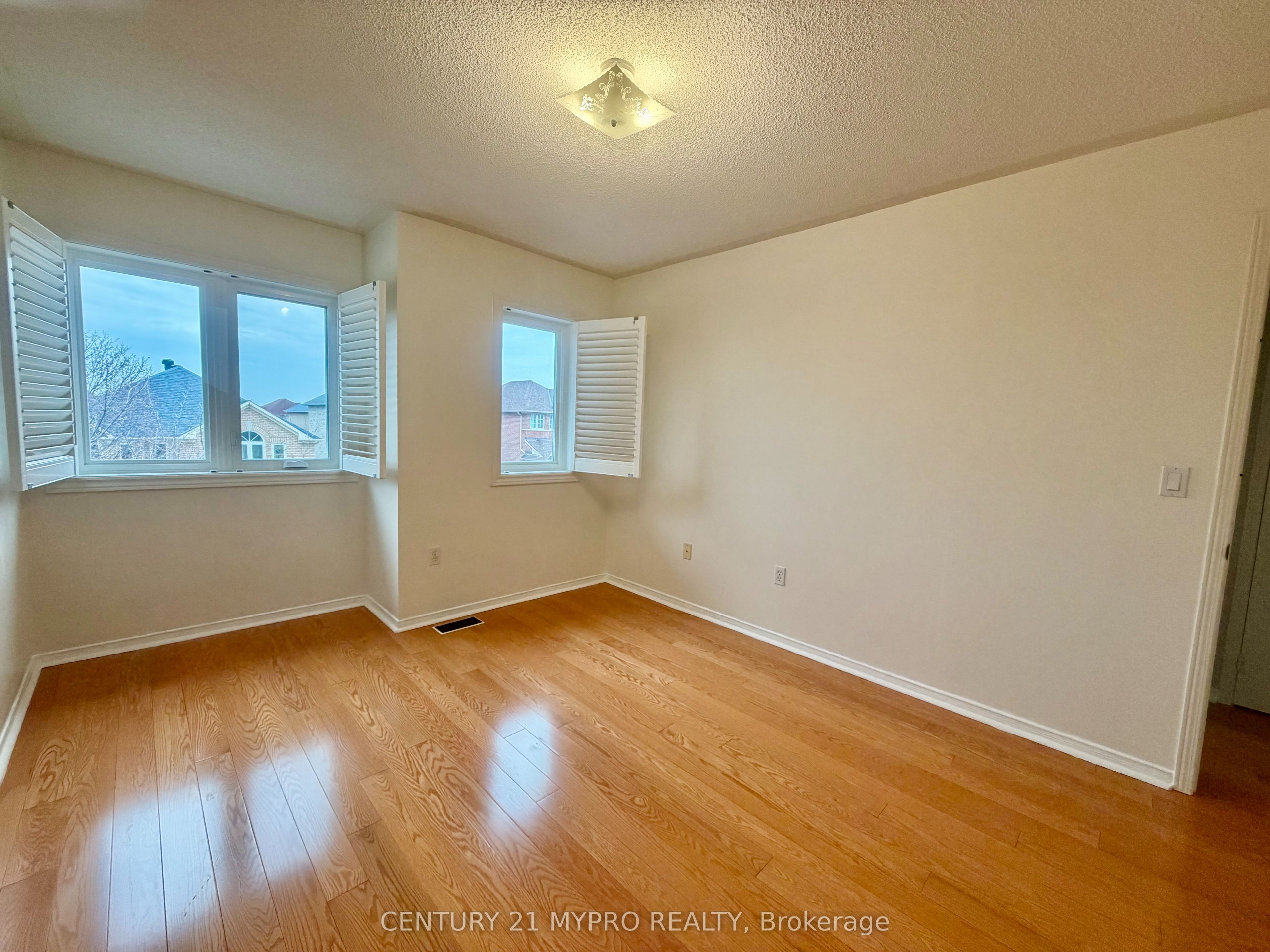 Unit 2nd Floor - 116 Orchard Hill Boulevard, Markham 3