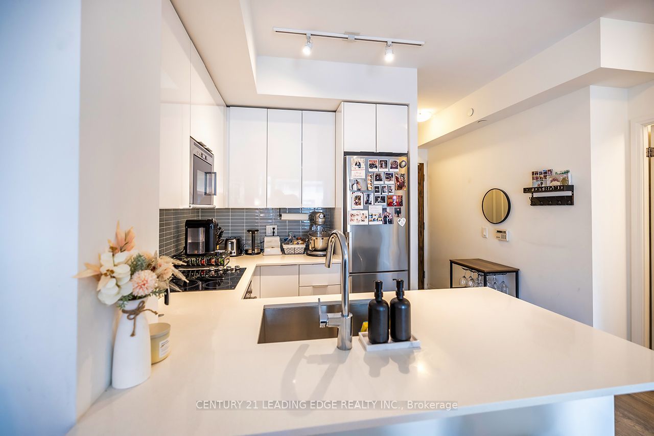Unit 728 - 99 Eagle Rock Way, Vaughan 3