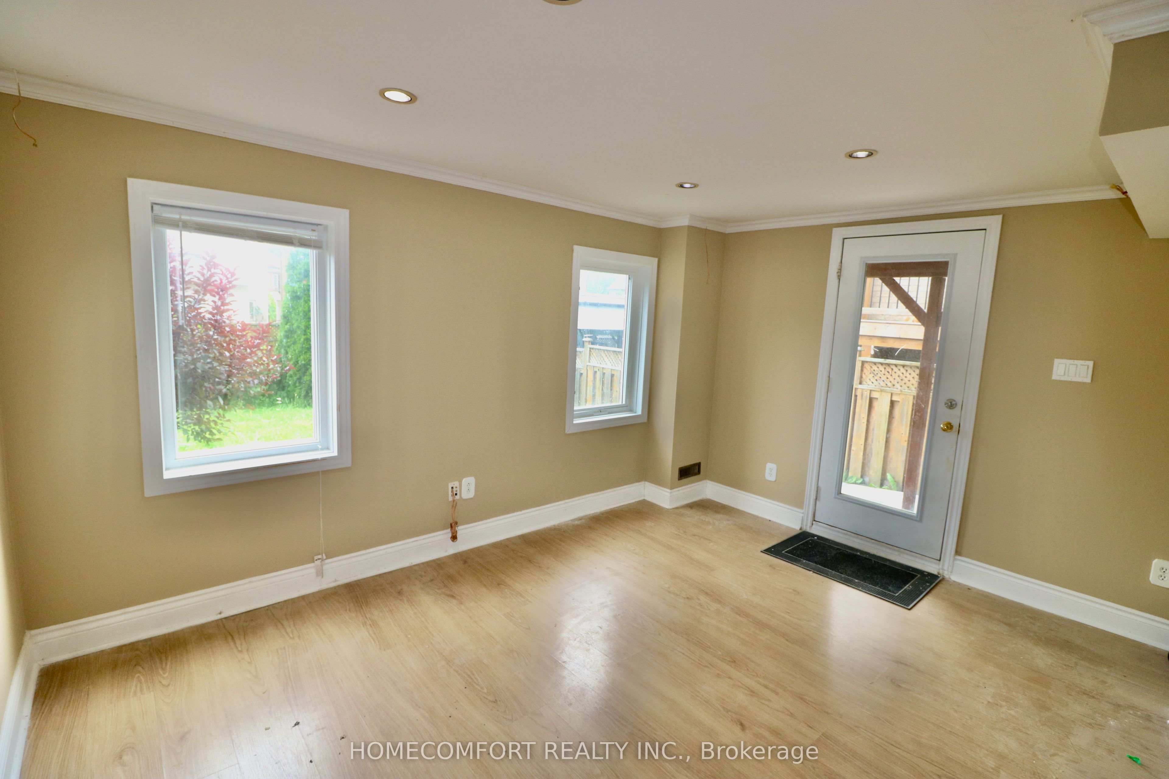 Unit Lower - 126 Gamble Glen Crescent, Richmond Hill 4