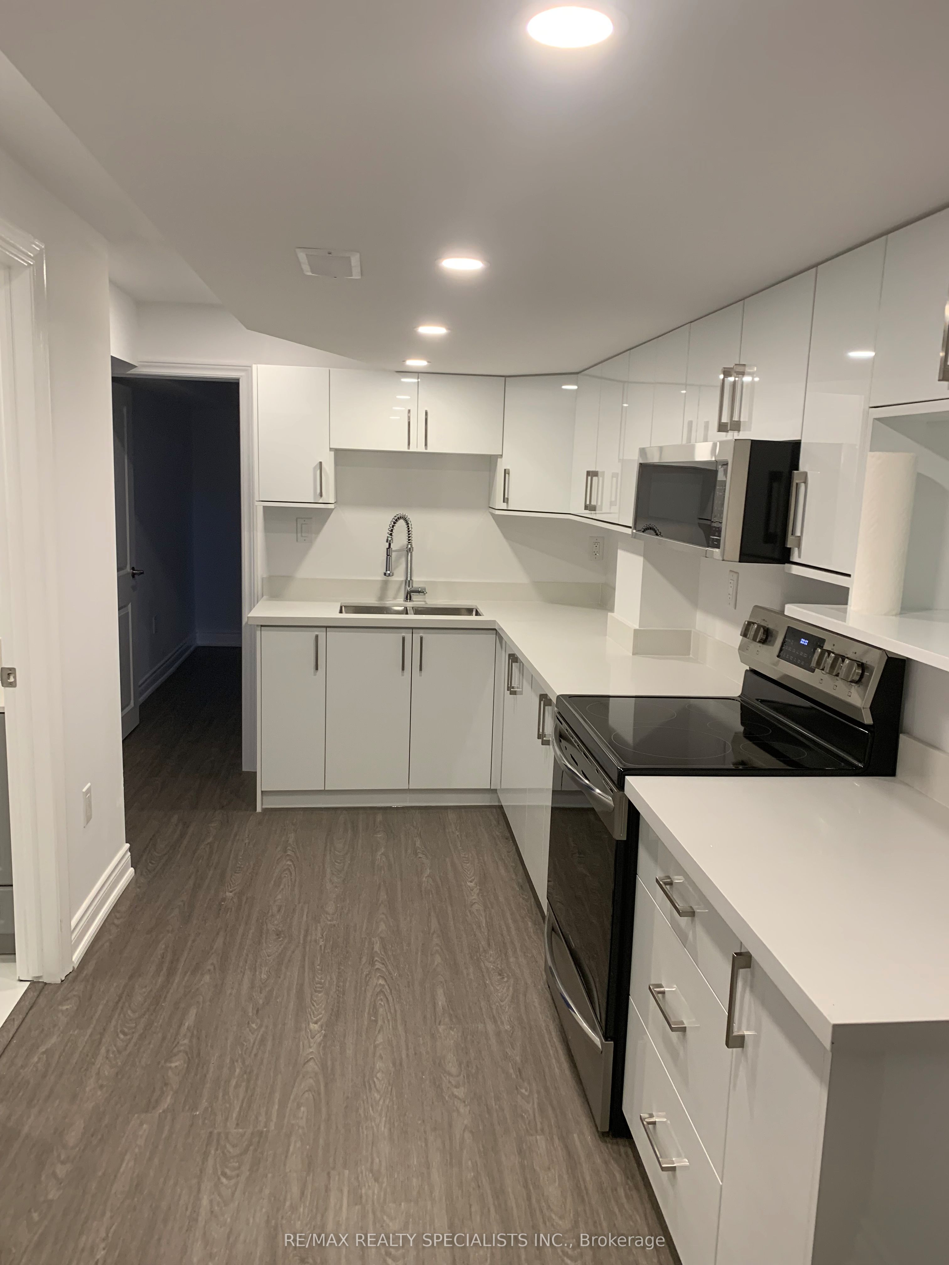 Unit Bsmt - 6 Faust Ridge, Vaughan 2