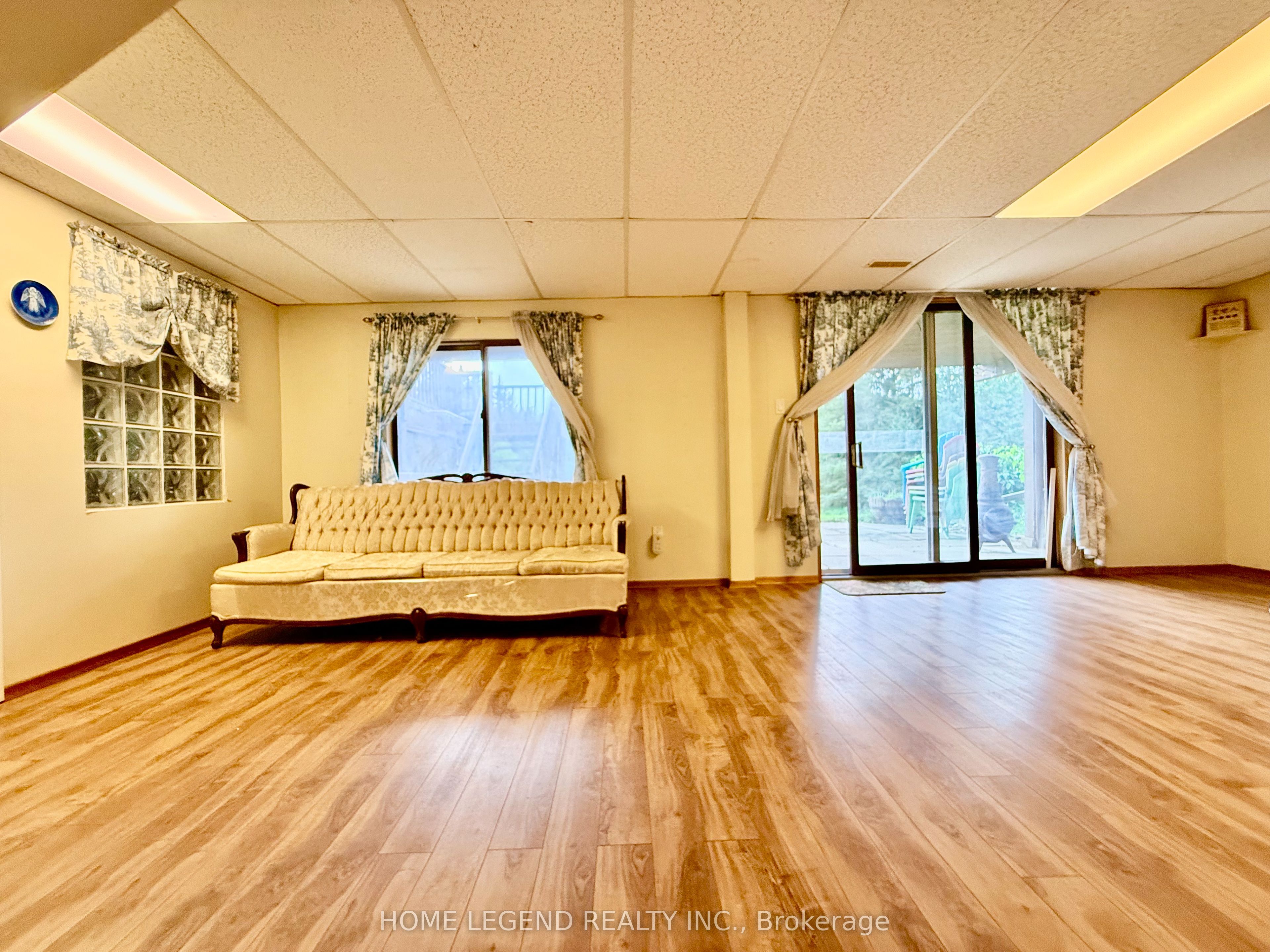 Unit Unit 2 - 16414 Mccowan Road, Whitchurch-Stouffville 4