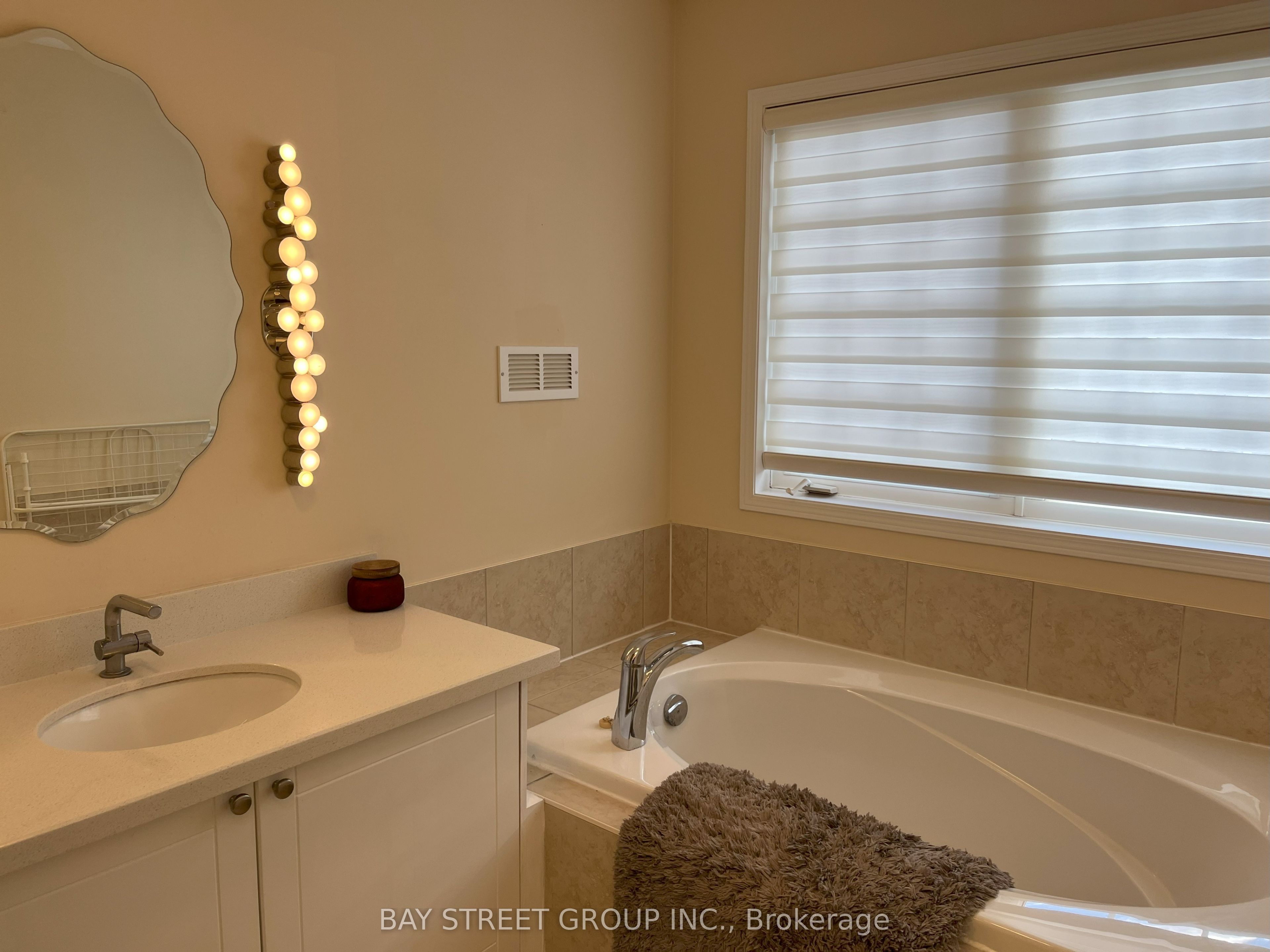 Unit Bedroom - 49 Walkview Crescent, Richmond Hill 3