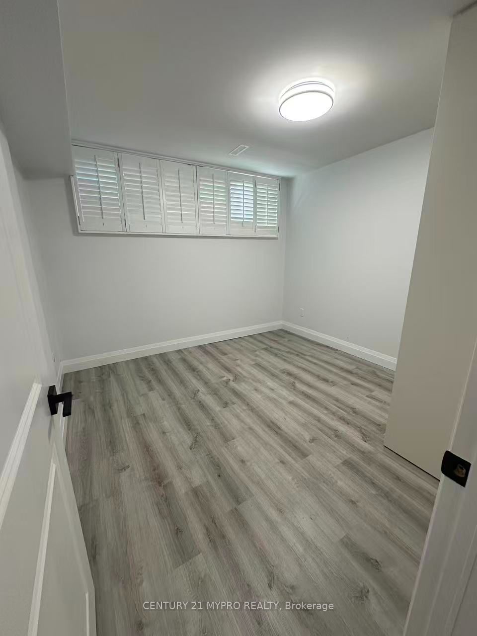 Unit Lower - 5 Chant Crescent, Markham 2