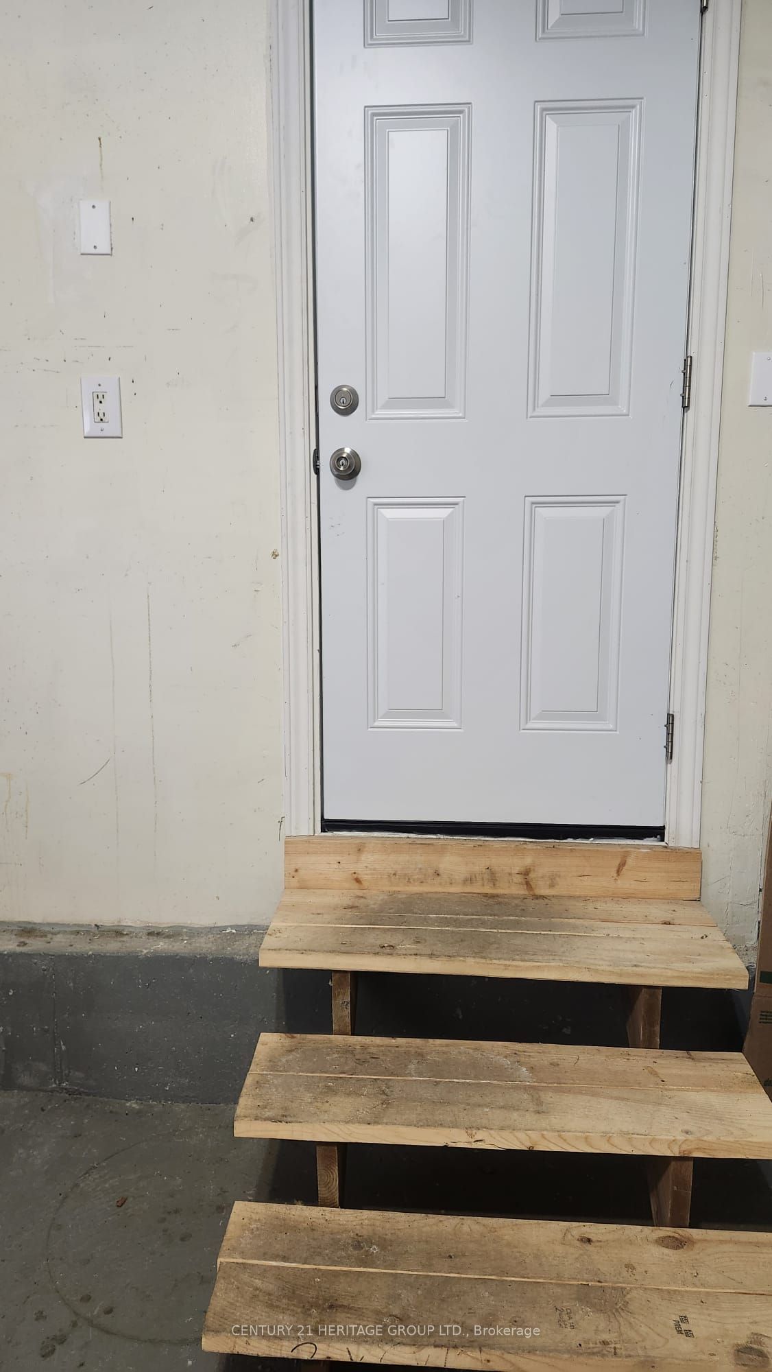 Unit Lower - 116 Marbella Road, Vaughan 3