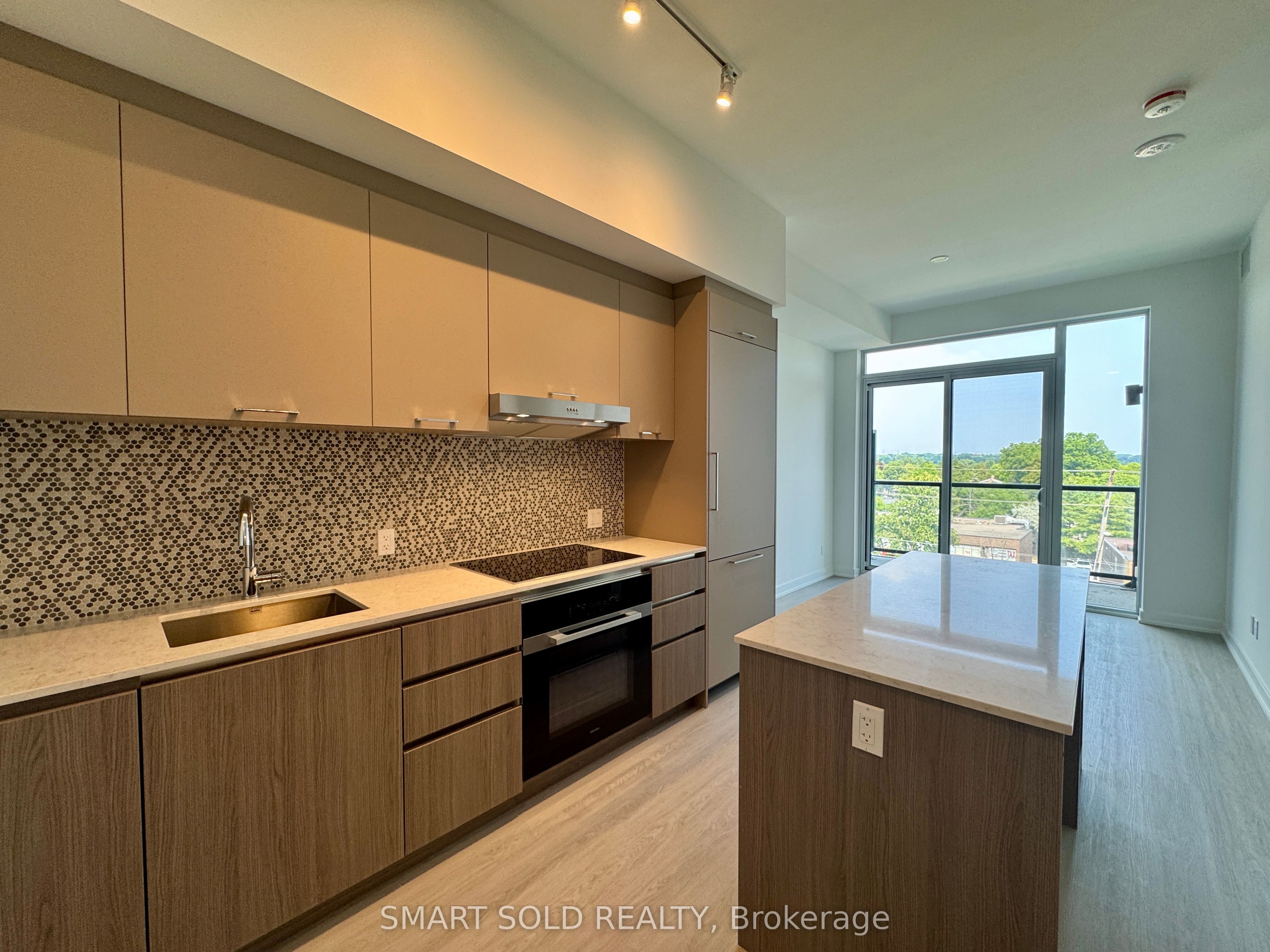 Unit 520 - 8188 Yonge Street, Vaughan 3