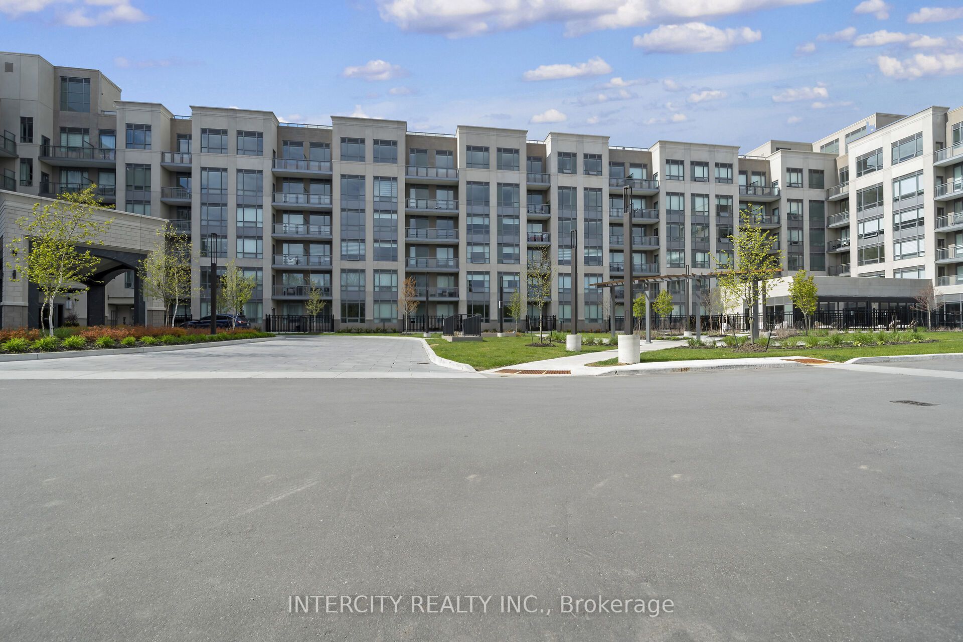 Unit 507 - 2075 King Road, King 1