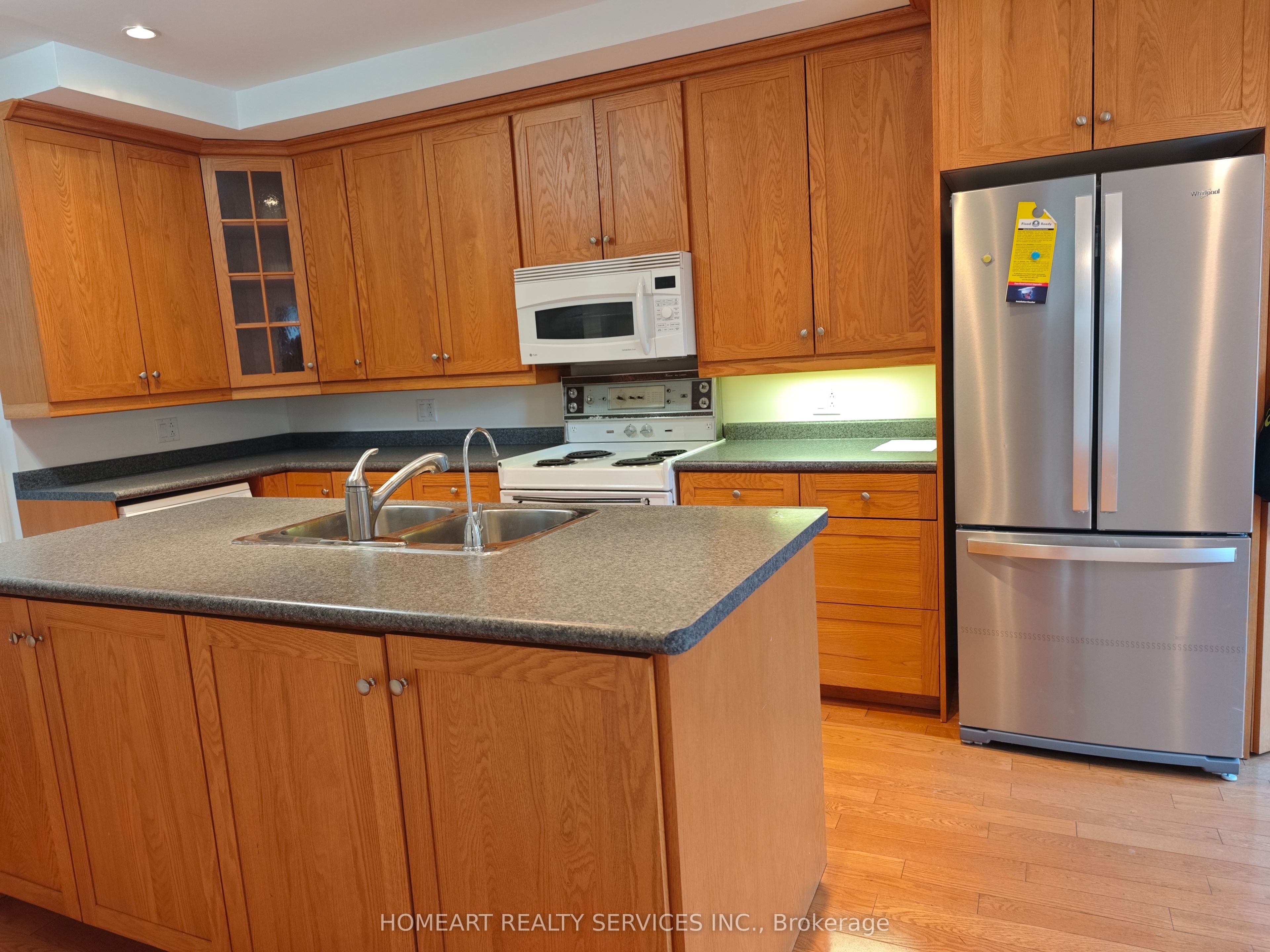 6 Rouge Street, Markham 5