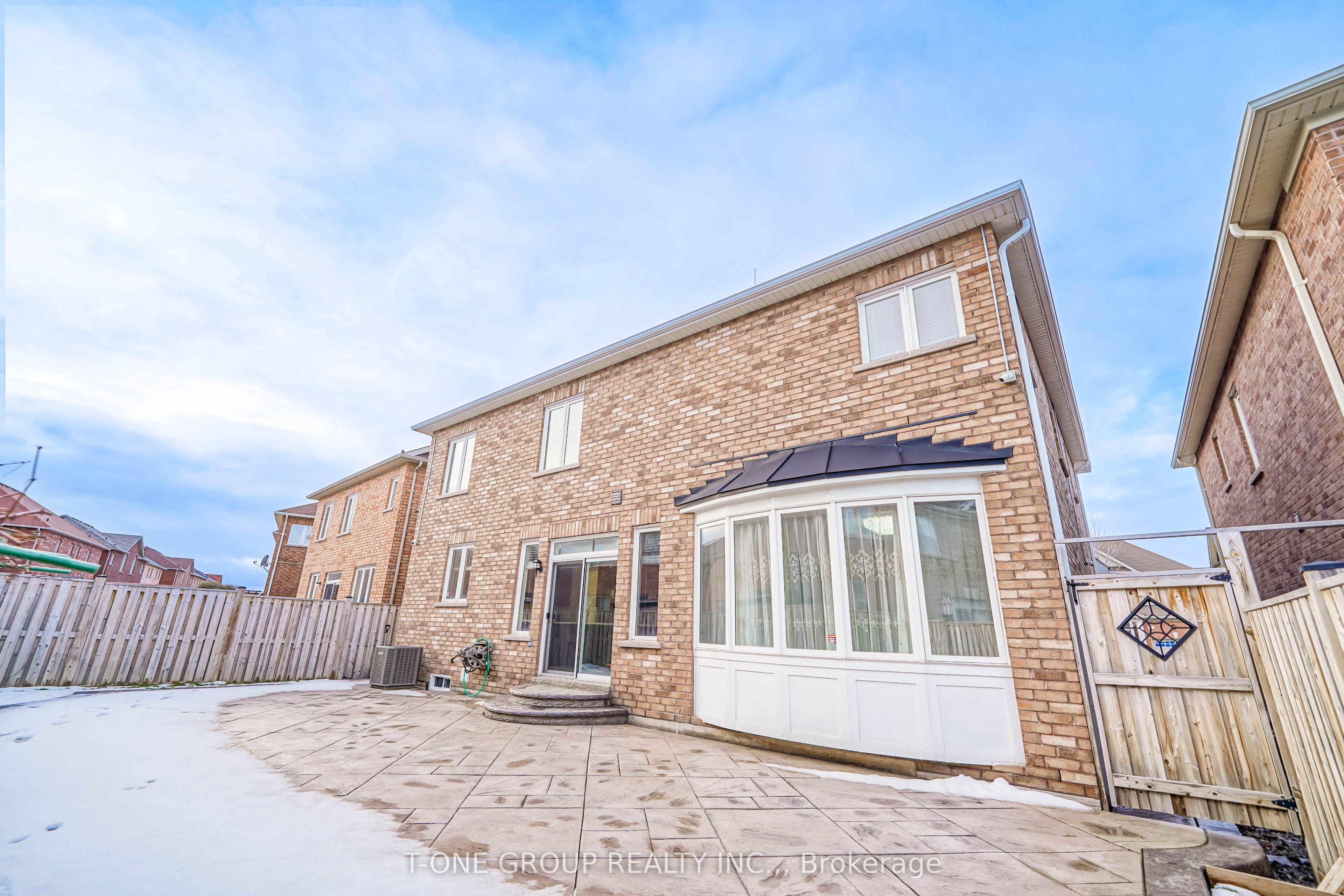 3 Chokecherry Crescent, Markham 2
