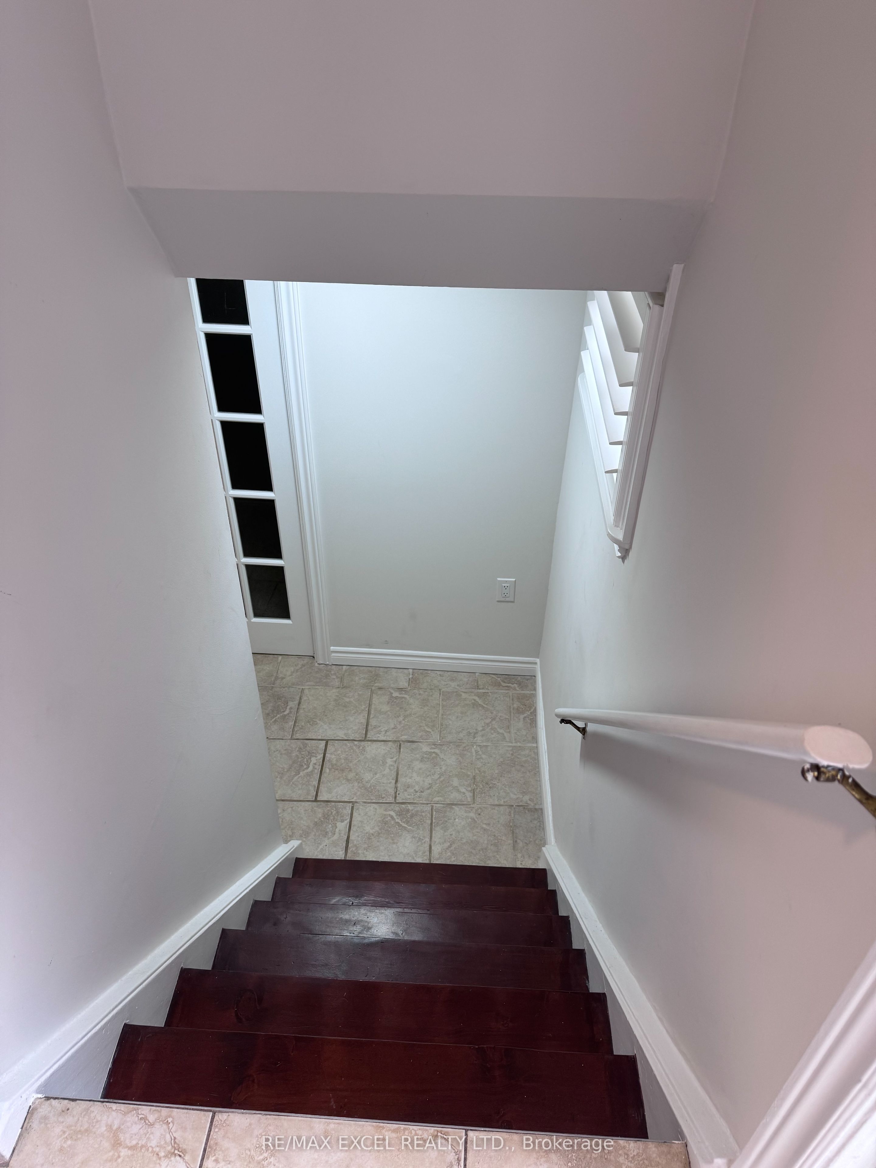 Unit Bsmt - 21 Wootten Way, Markham 3