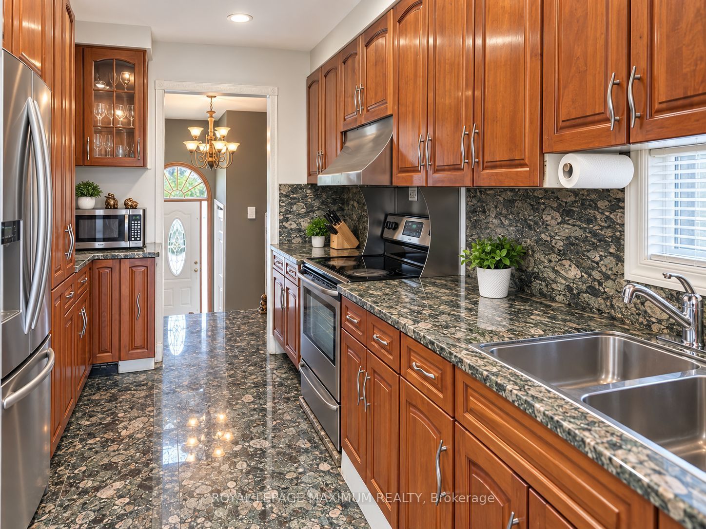 Unit Main Floor - 7 Wood Crescent, Bradford West Gwillimbury 2