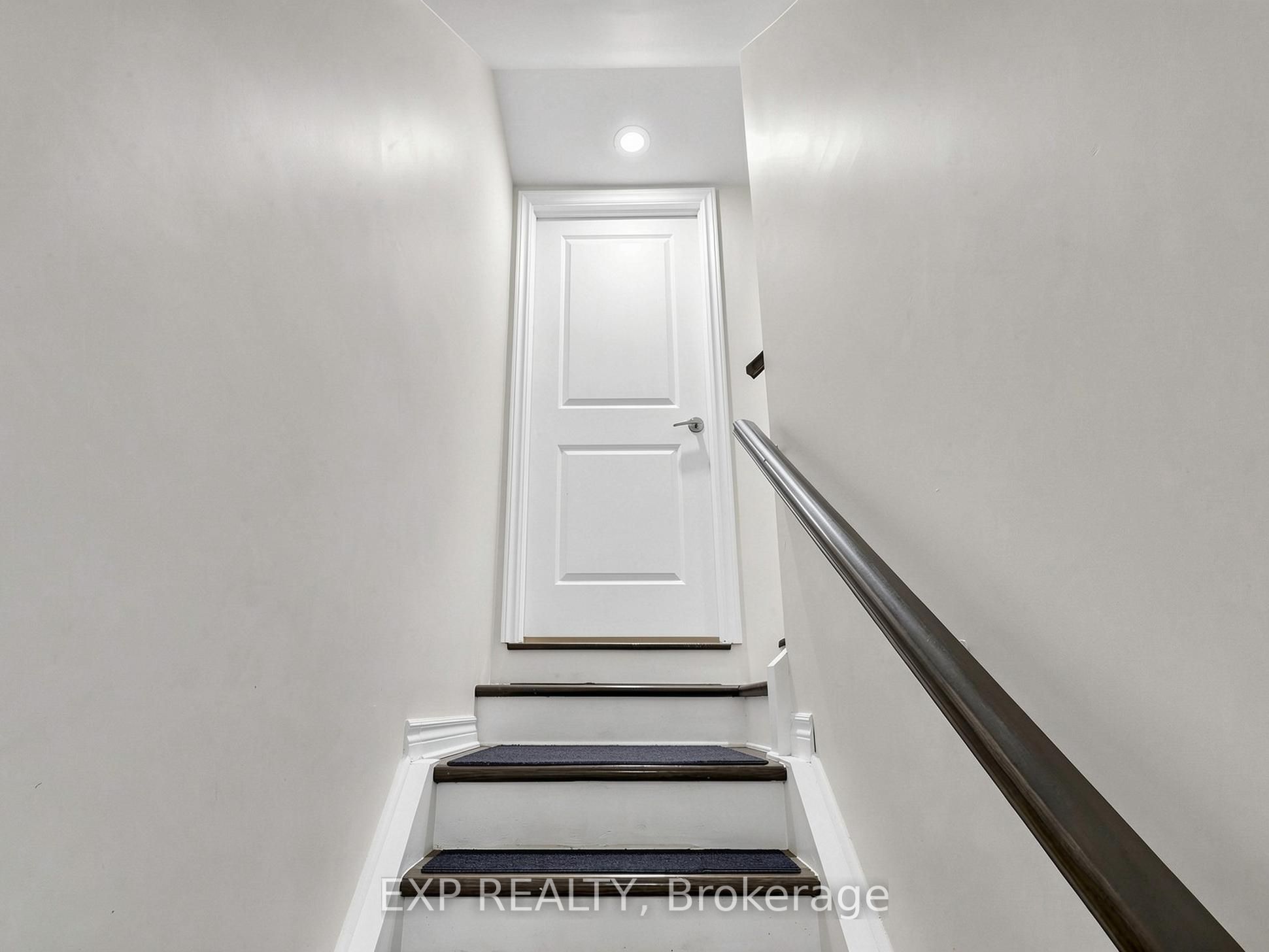 Unit Bsmt - 500 Mcgregor Farm Trail, Newmarket 2