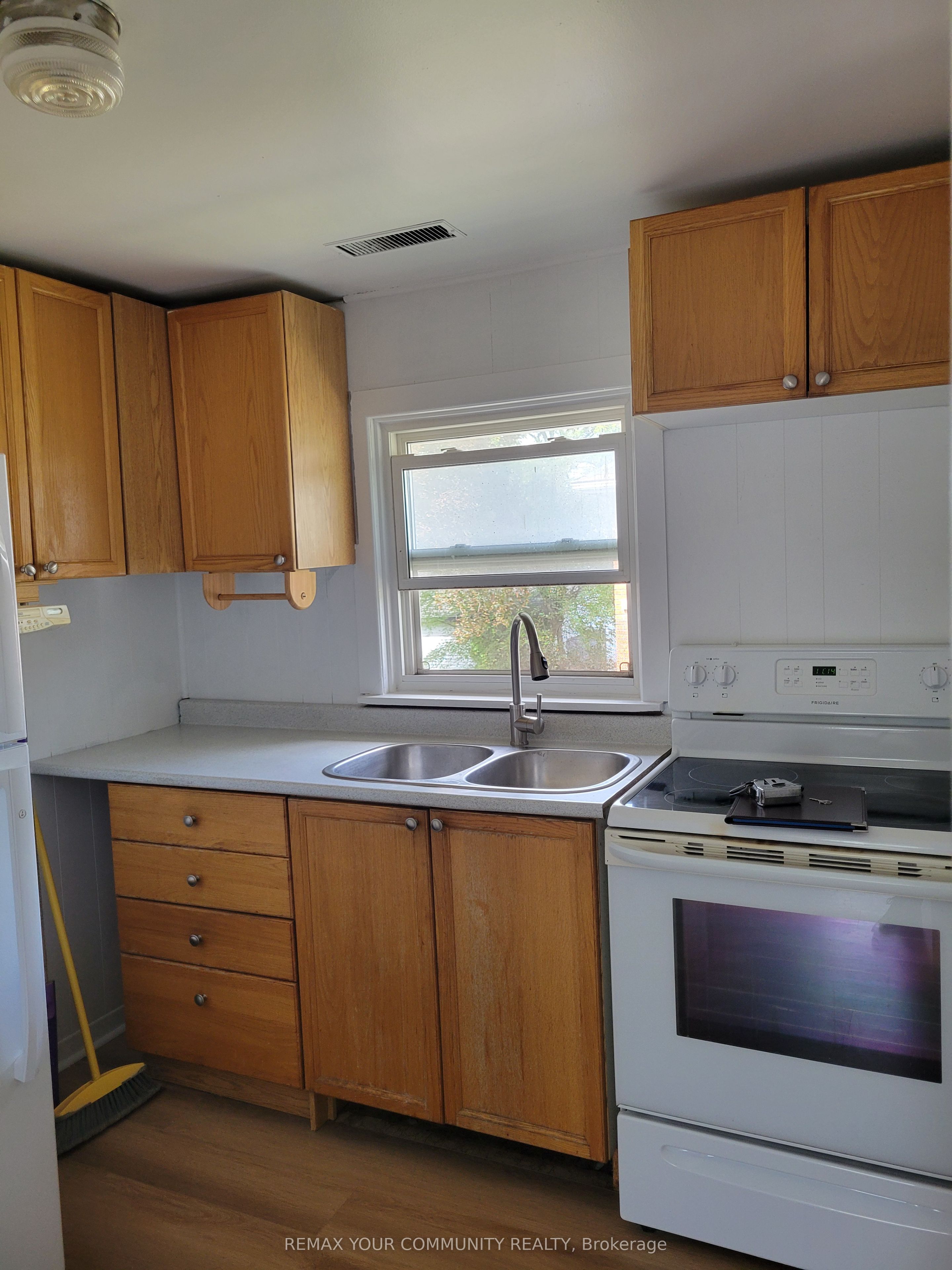 Unit 2nd Floor - 12926 Highway 27, King 5