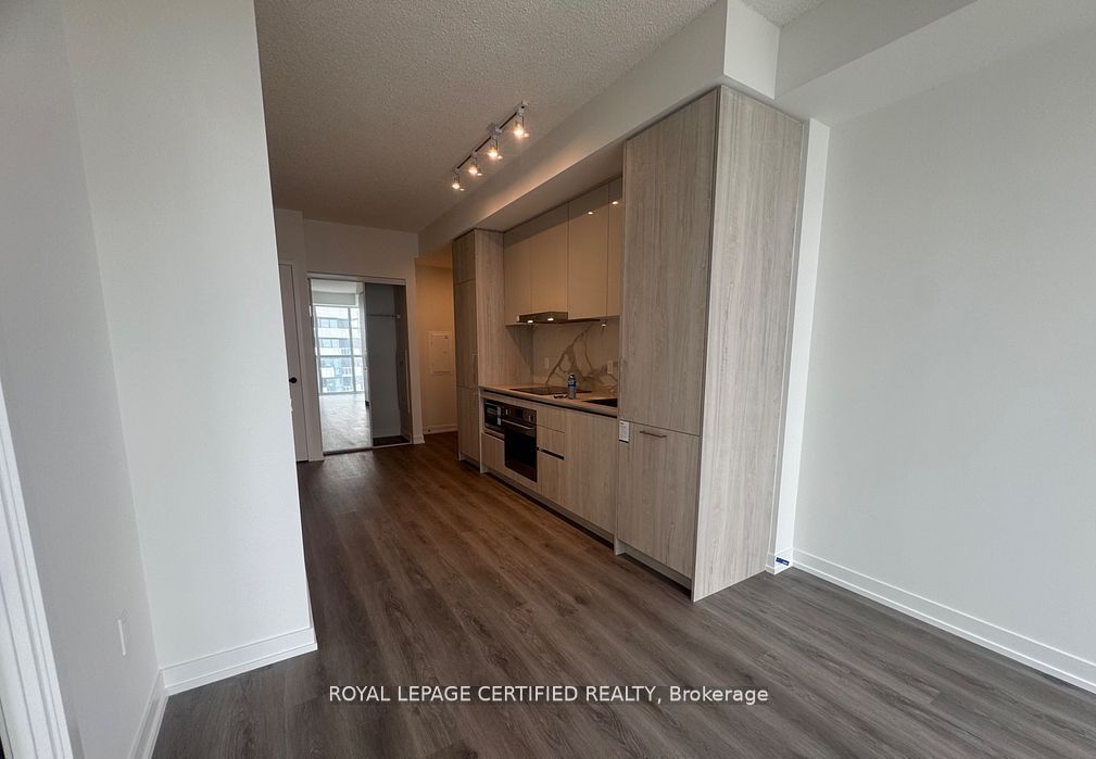 Unit 5515 - 225 Commerce Street, Vaughan 3
