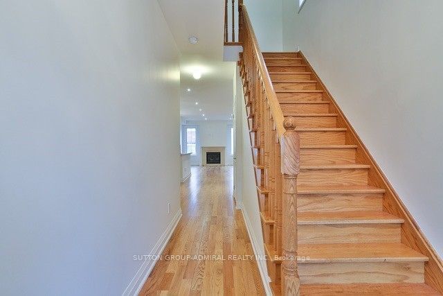 447 Lady Nadia Drive, Vaughan 2
