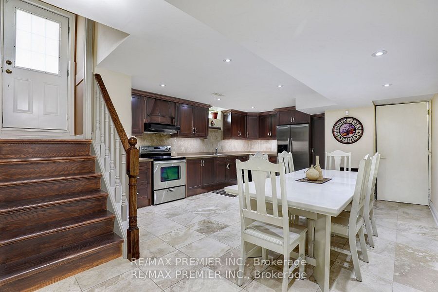 Unit Lower - 27 Giovanni Way, Vaughan 2