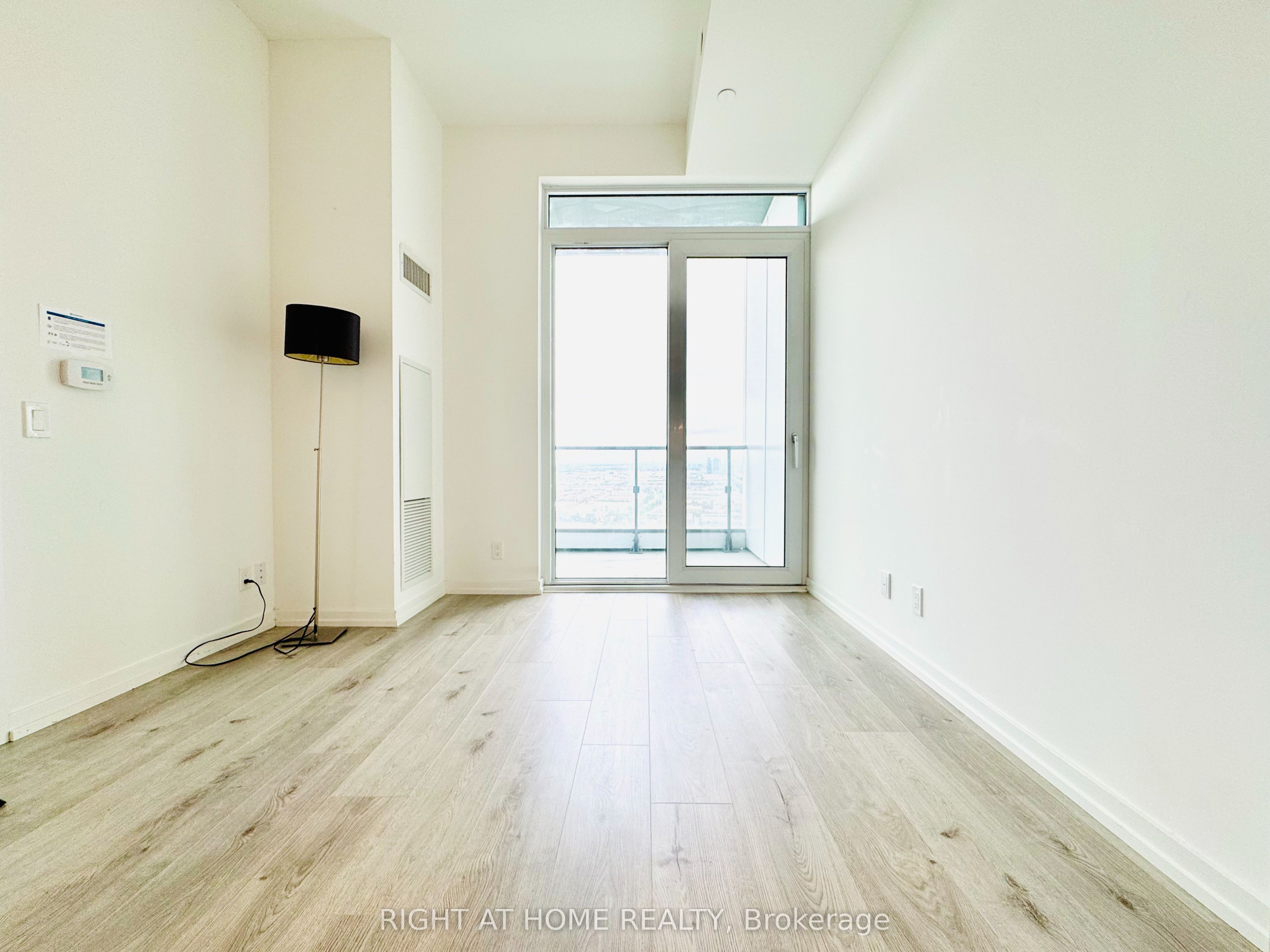 Unit 2715 - 1000 Portage Parkway, Vaughan 2