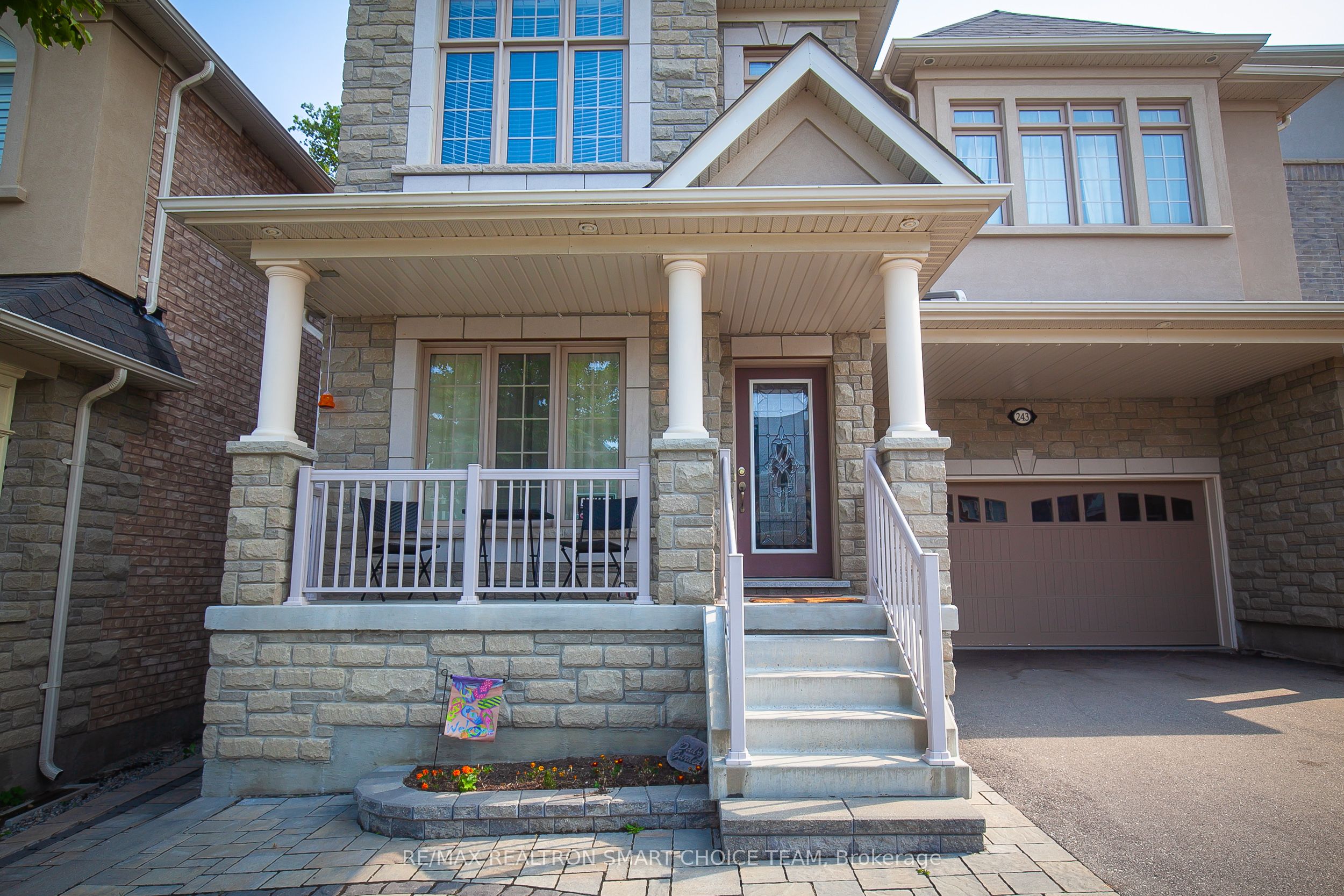 Unit Bsmt - 243 Gord Clelland Gate, Newmarket 4