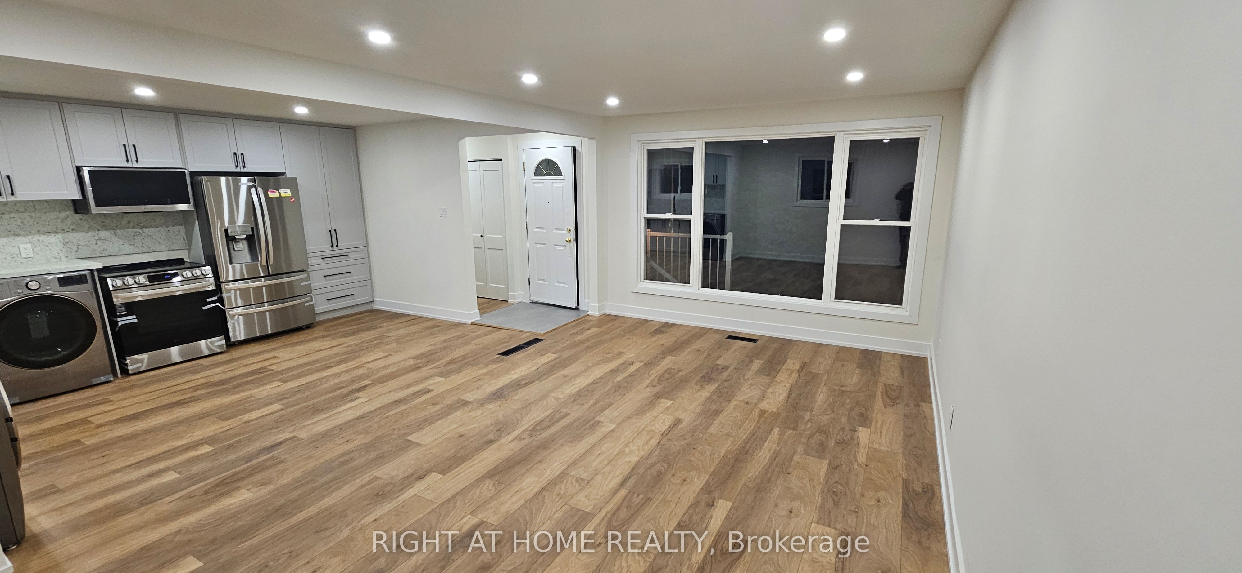 Unit Main Floor - 38 Jasper Drive, Aurora 5