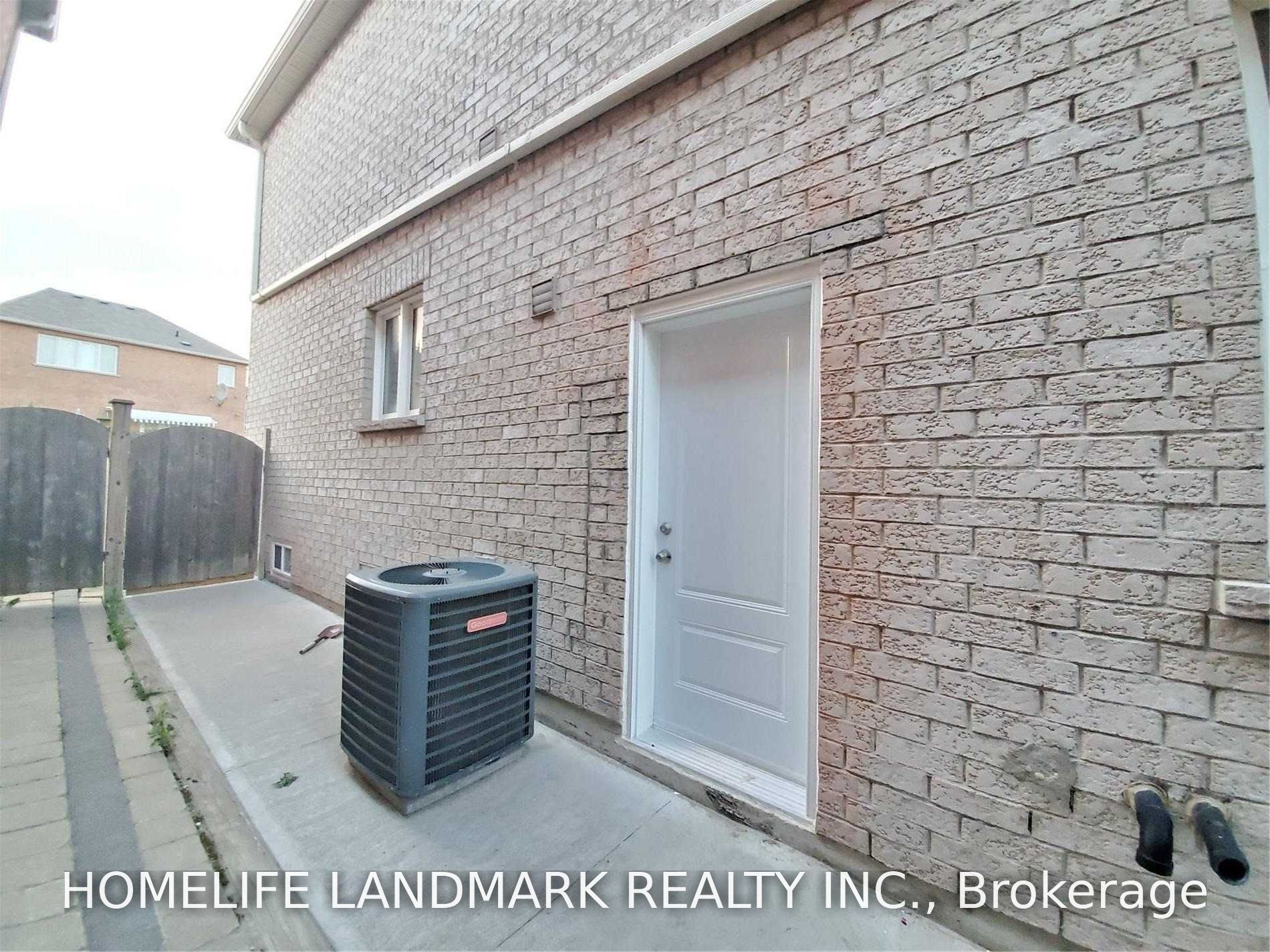 Unit Bsmt - 61 Albert Roffey Crescent, Markham 3