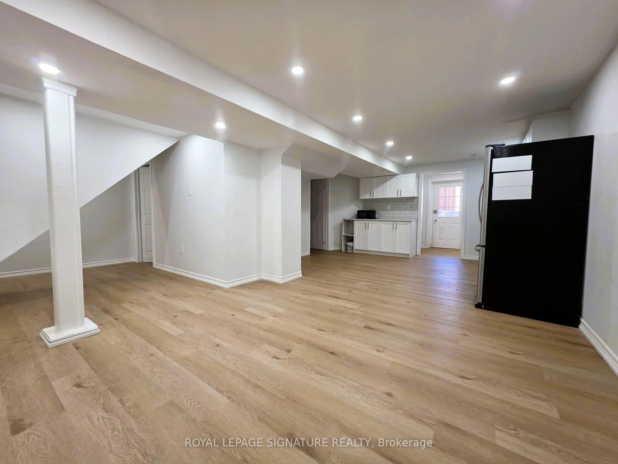 Unit Bsmt - 148 Tamarac Trail, Aurora 4