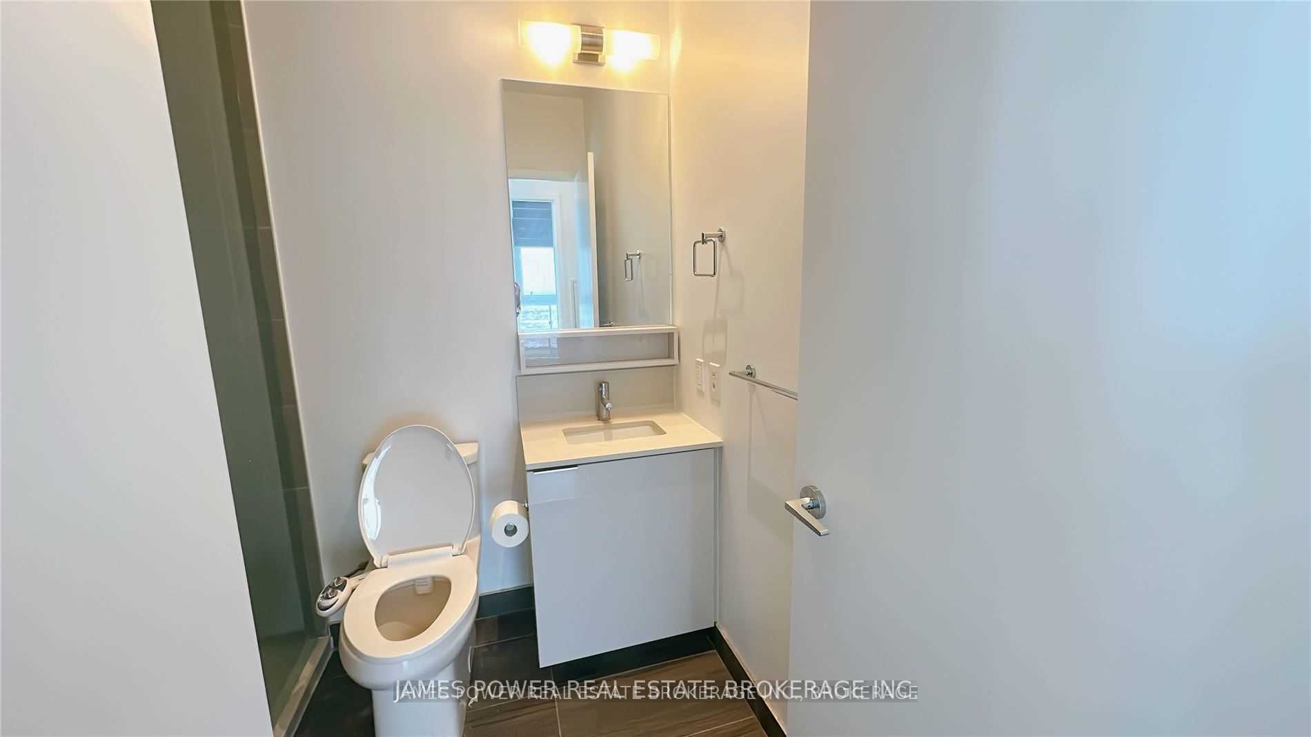 Unit Ph06 - 950 Portage Parkway, Vaughan 5