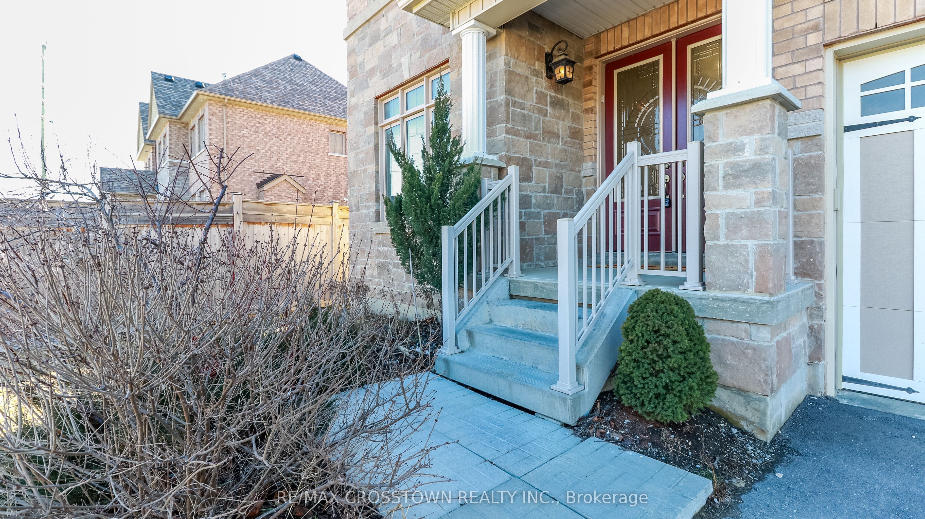 69 Morrison Avenue, New Tecumseth 2
