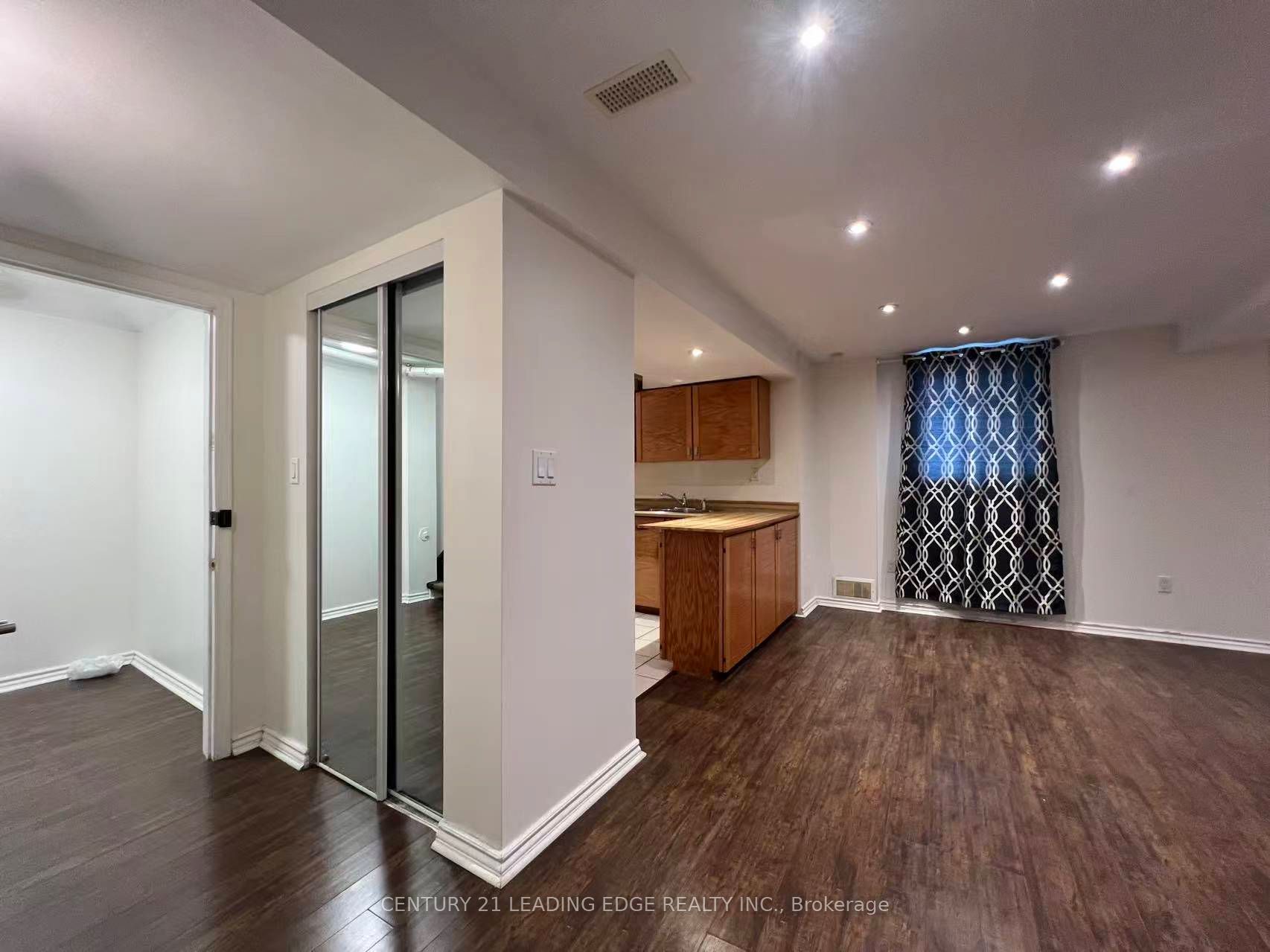 Unit Lower Level - 33 Cavalry Trail, Markham 4