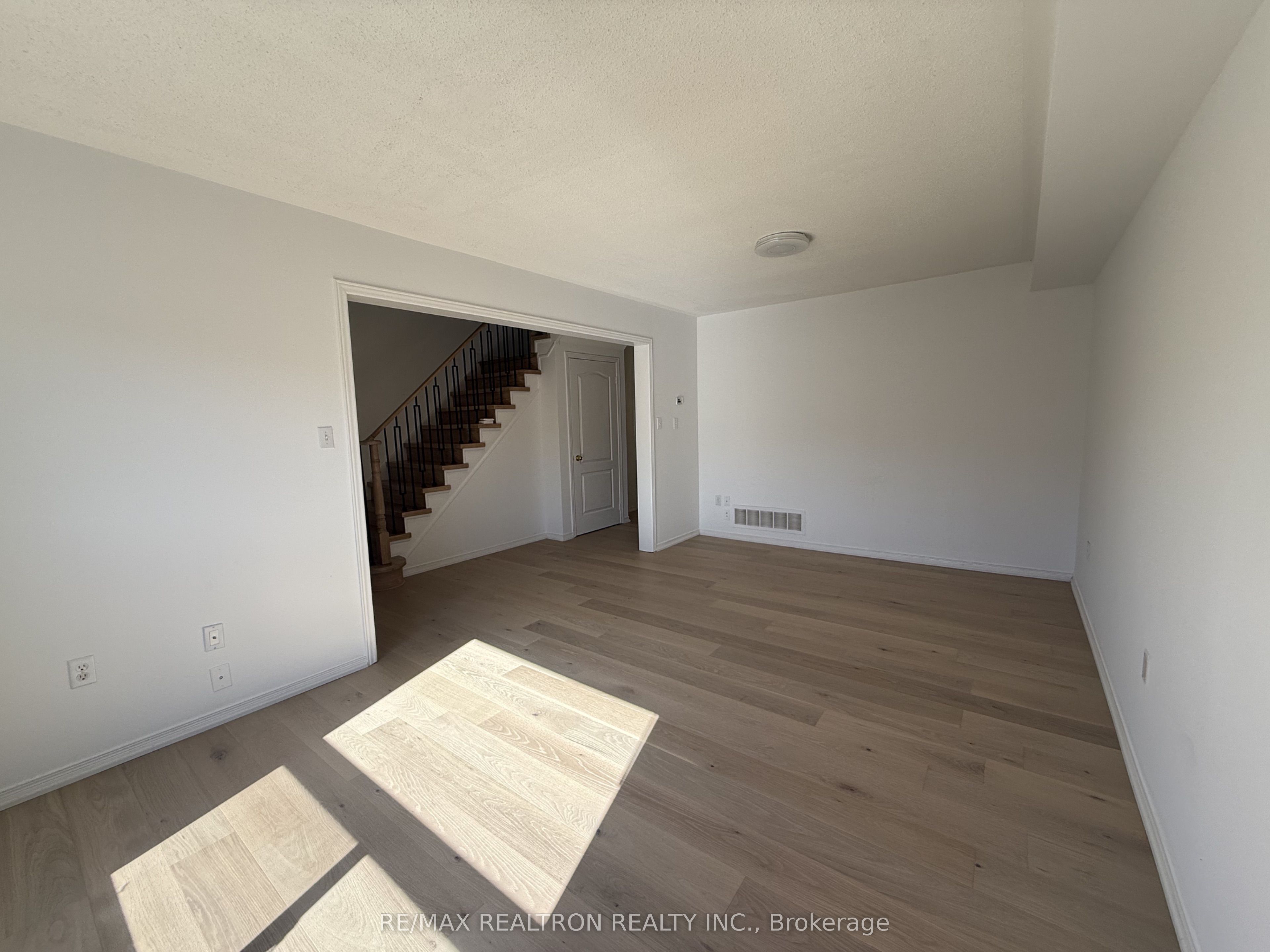 663 South Unionville Avenue, Markham 5