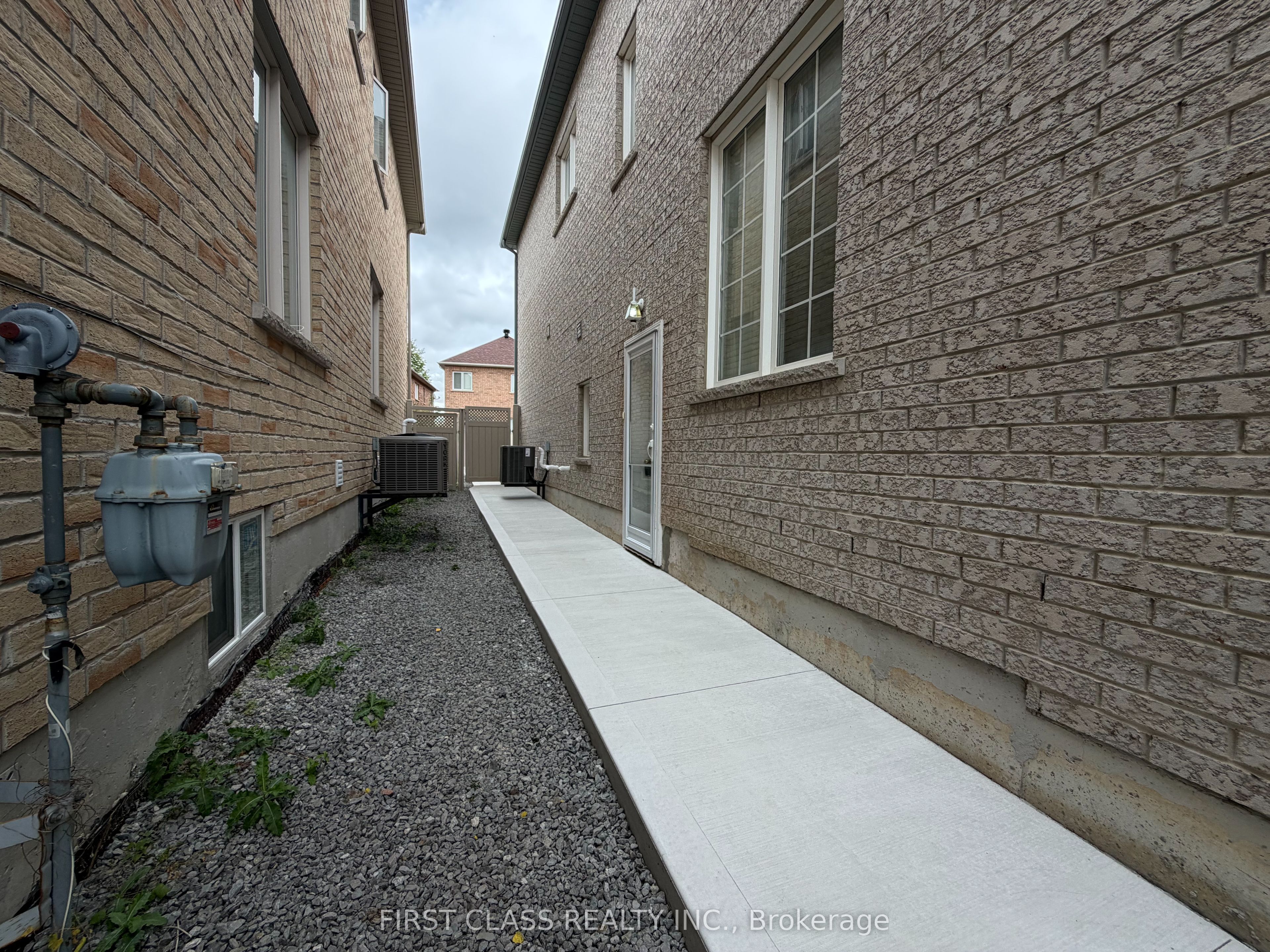 Unit Basement - 27 Maria Road, Markham 3