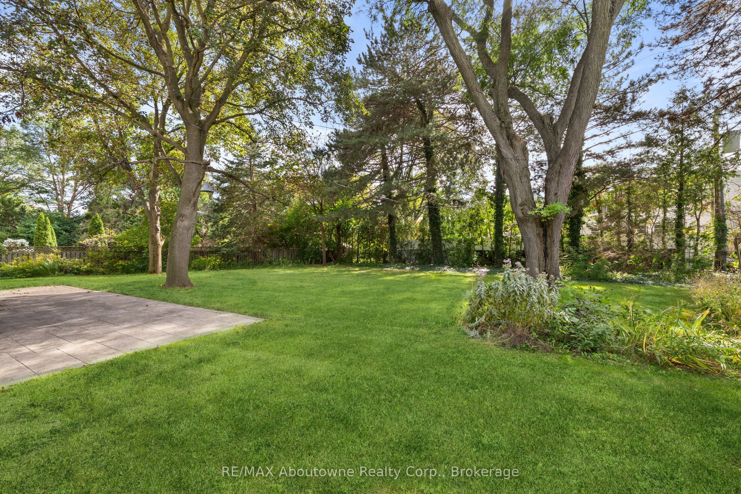 24 Valloncliffe Road, Markham 3