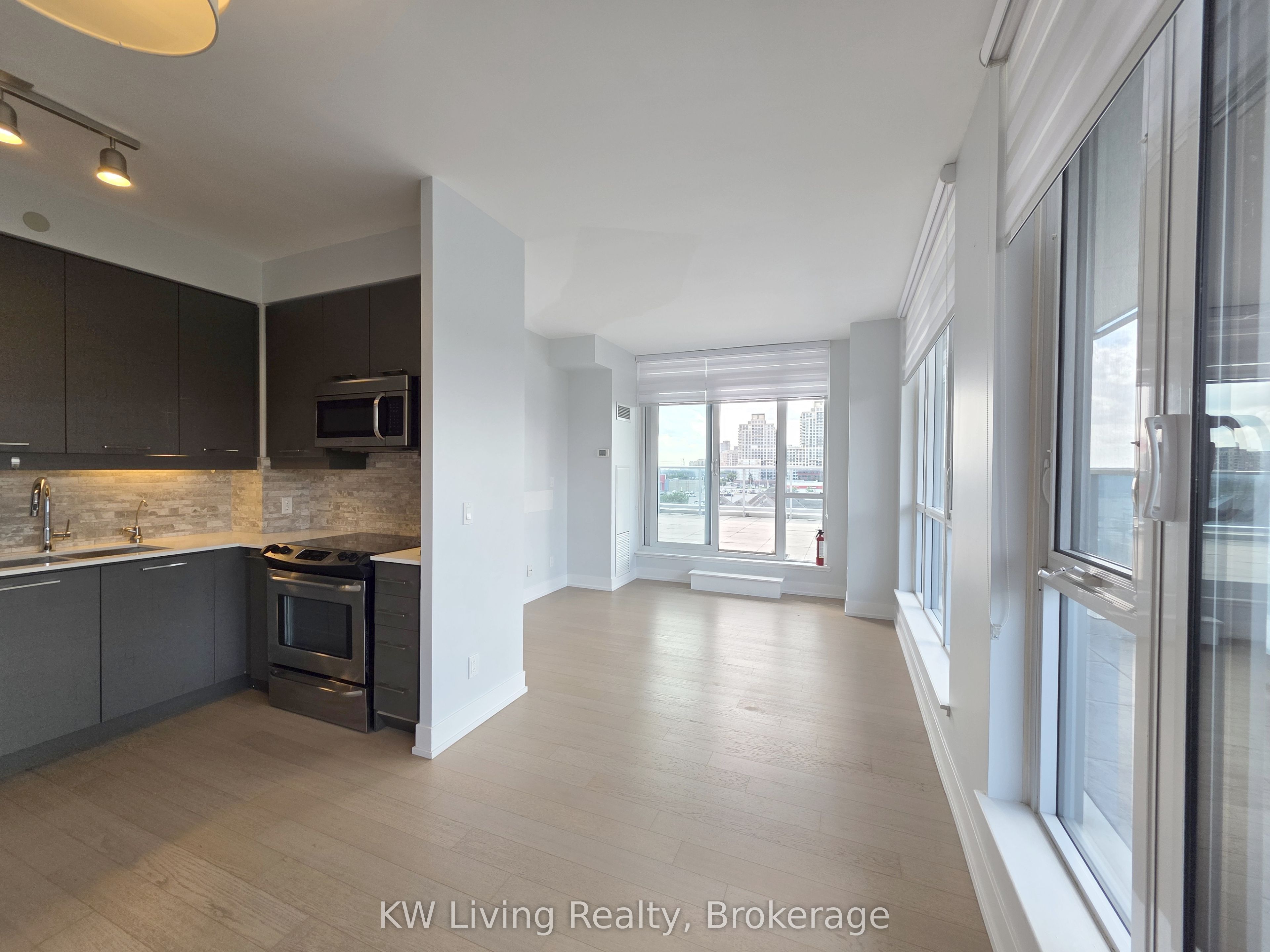 Unit 642 - 9471 Yonge Street, Richmond Hill 4