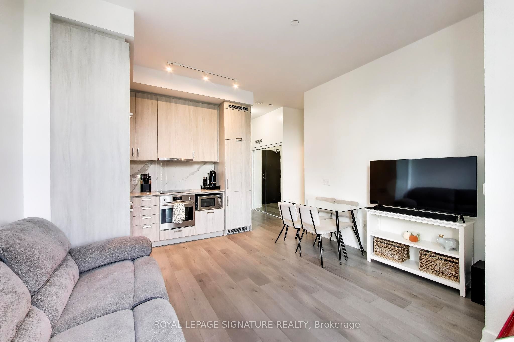 Unit 105 - 60 Honeycrisp Crescent, Vaughan 2