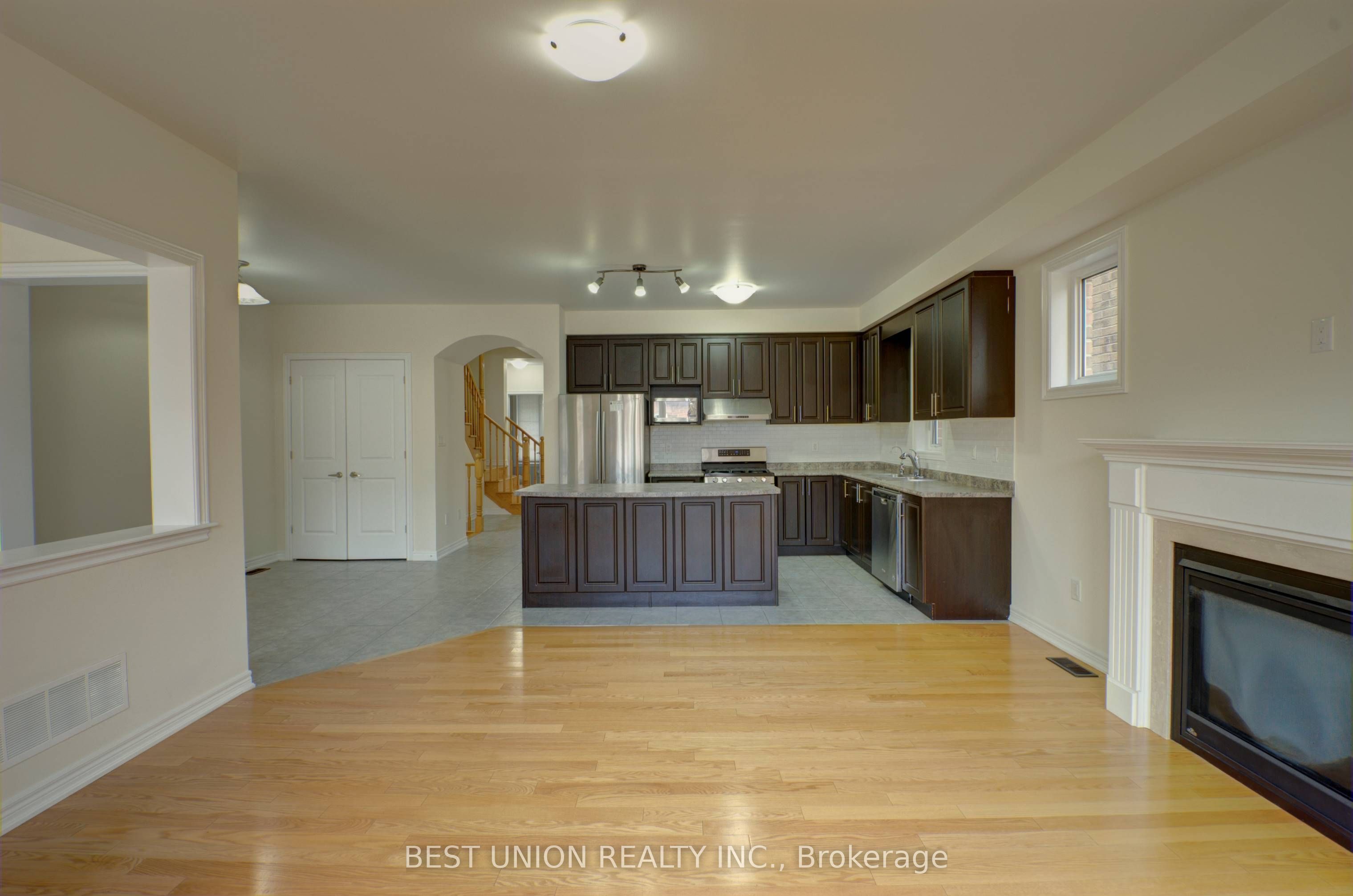 196 Donald Sim Avenue, Markham 3