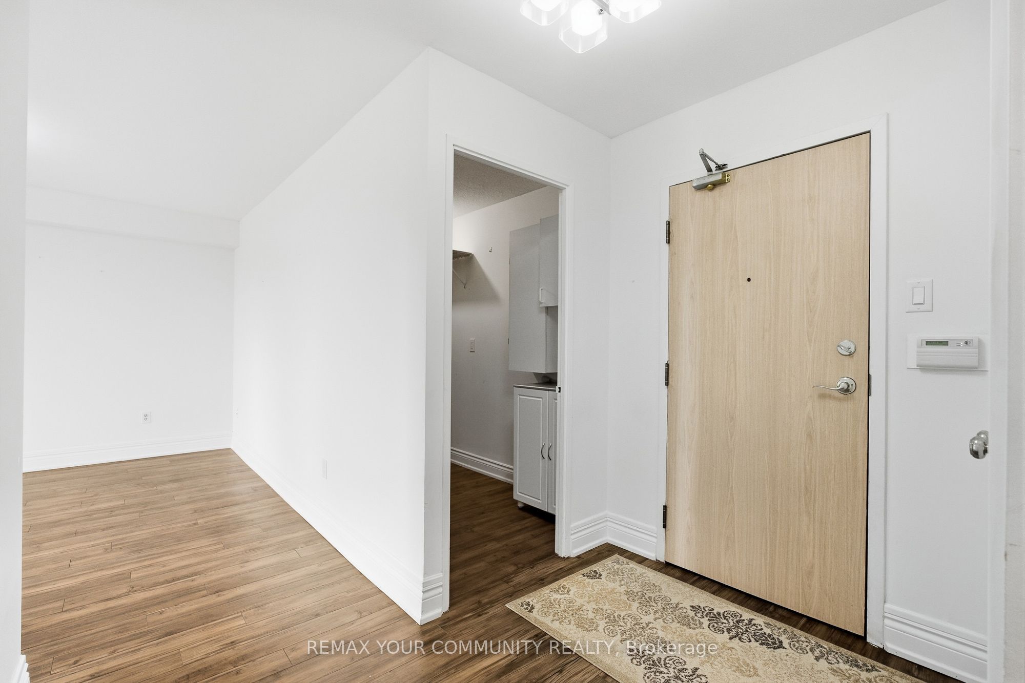 Unit 402 - 20 Harding Boulevard, Richmond Hill 5