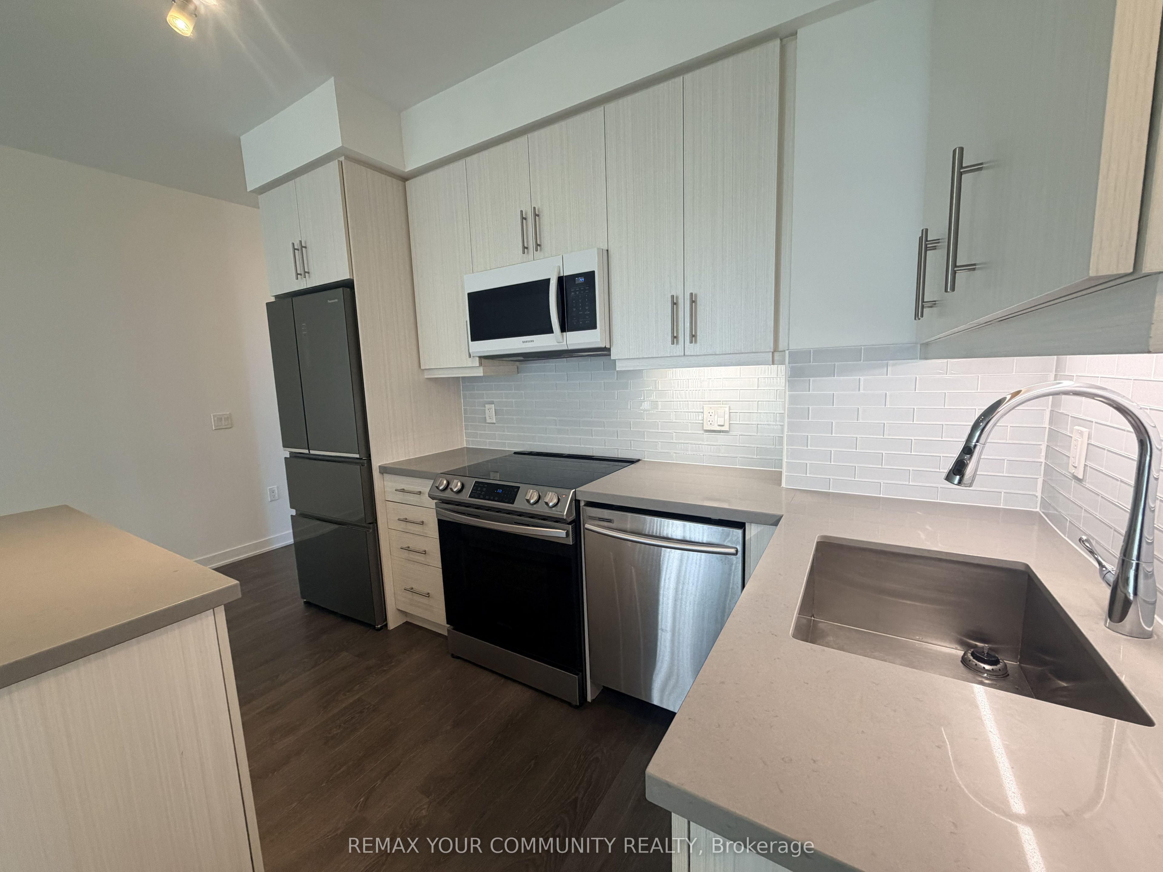 Unit 1809 - 75 Oneida Crescent, Richmond Hill 4