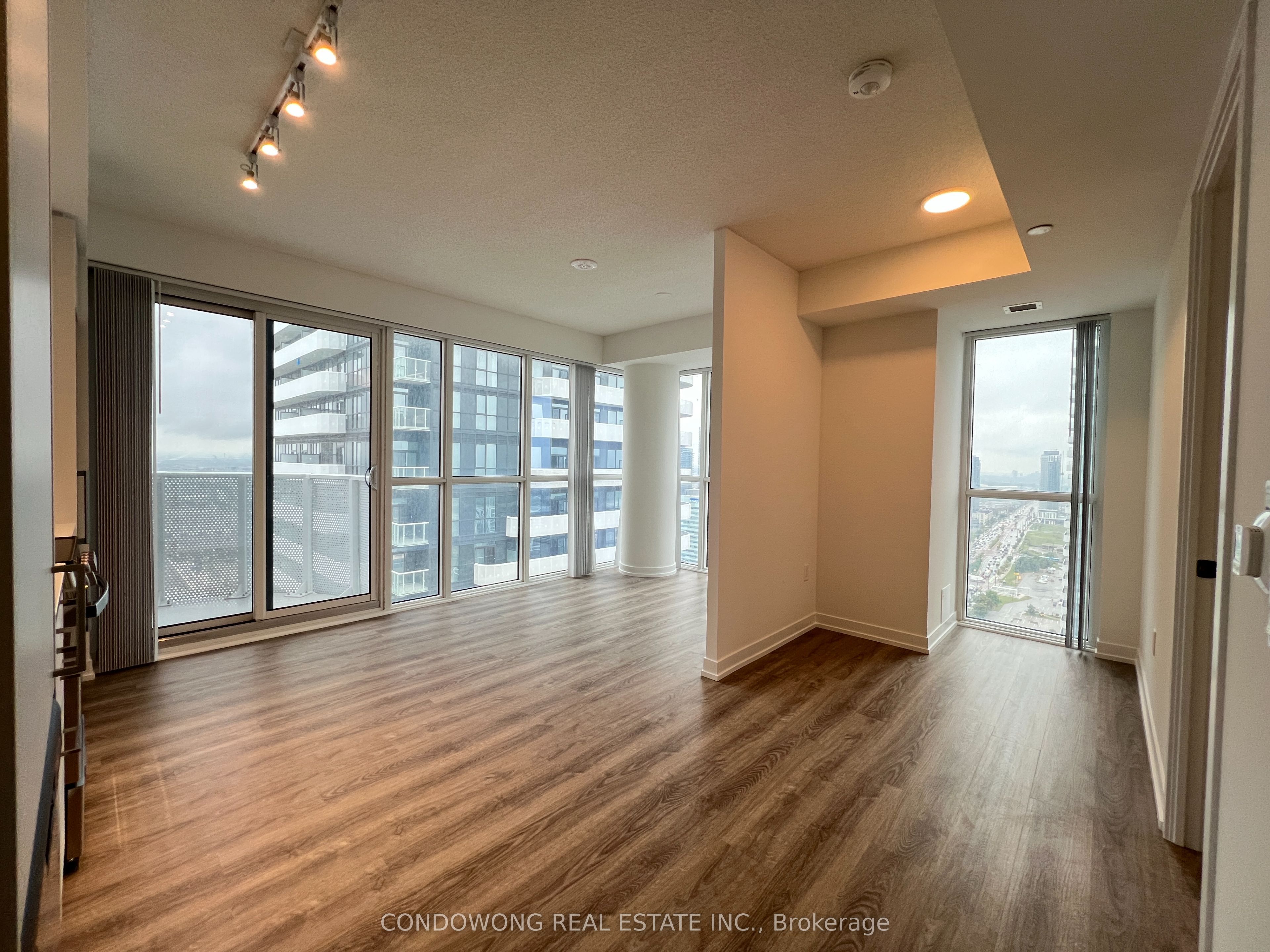 Unit 4015 - 195 Commerce Street, Vaughan 3