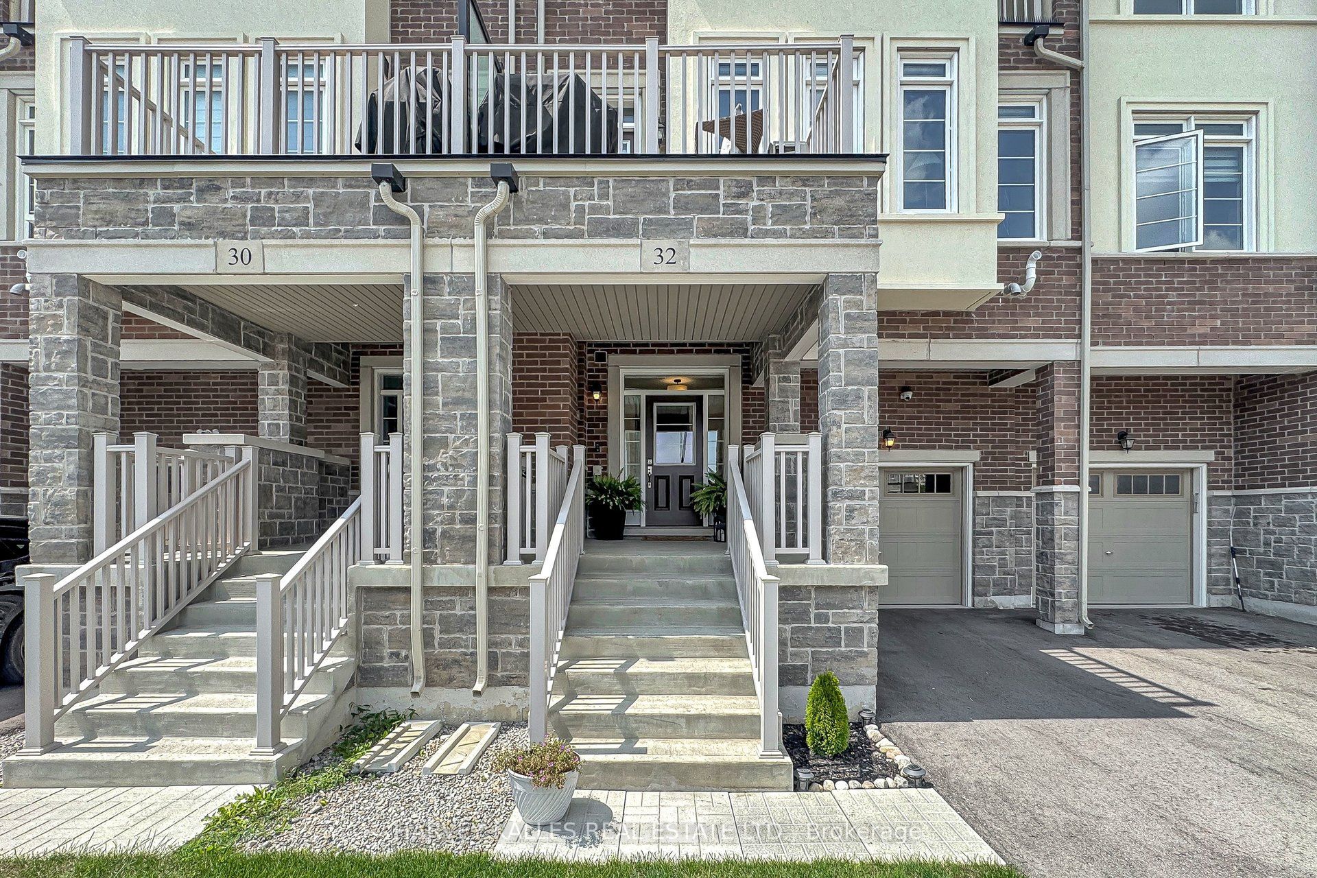 32 Mel Irving Drive, Bradford West Gwillimbury 2
