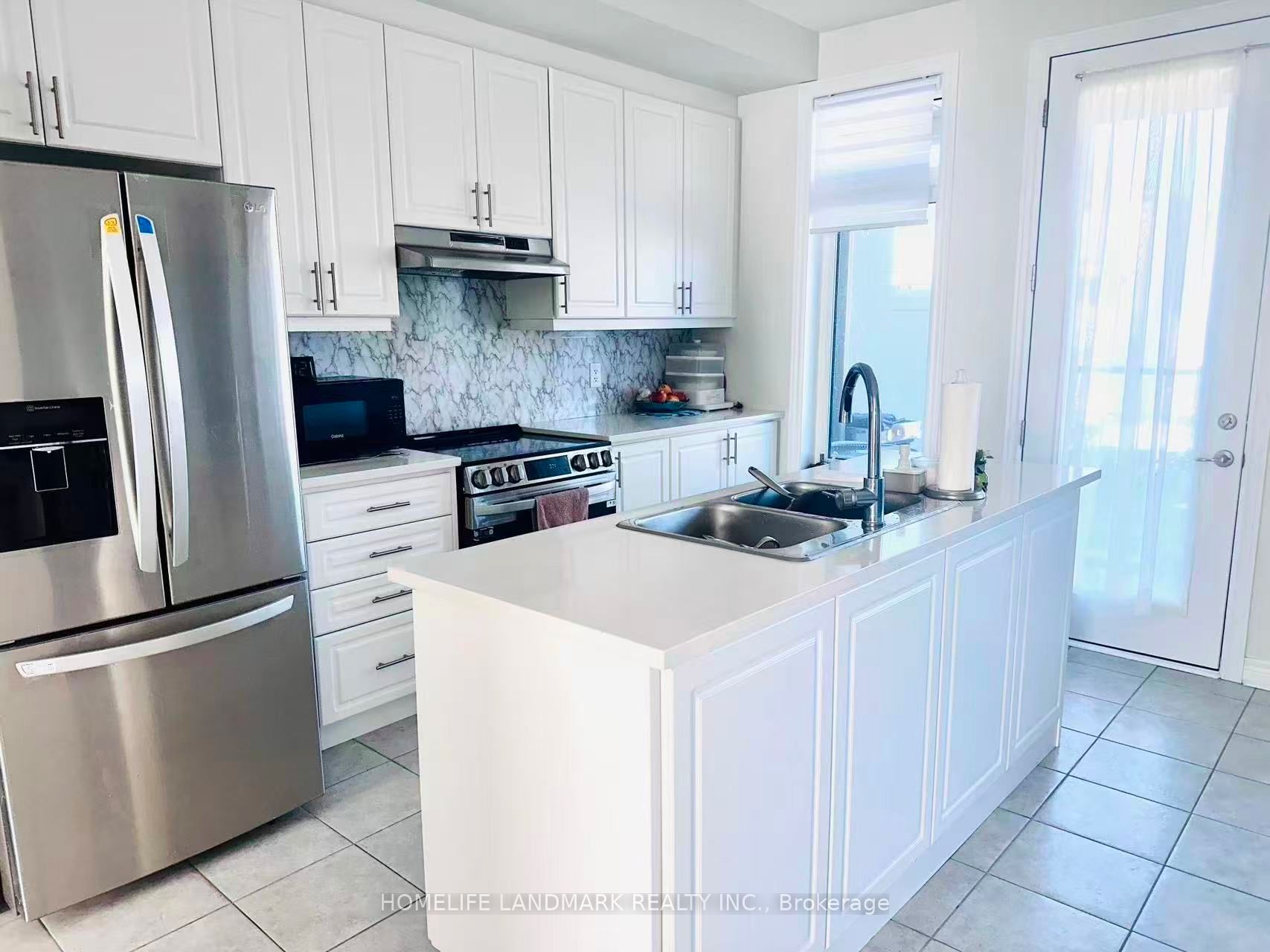 8 Robert Eaton Avenue, Markham 3